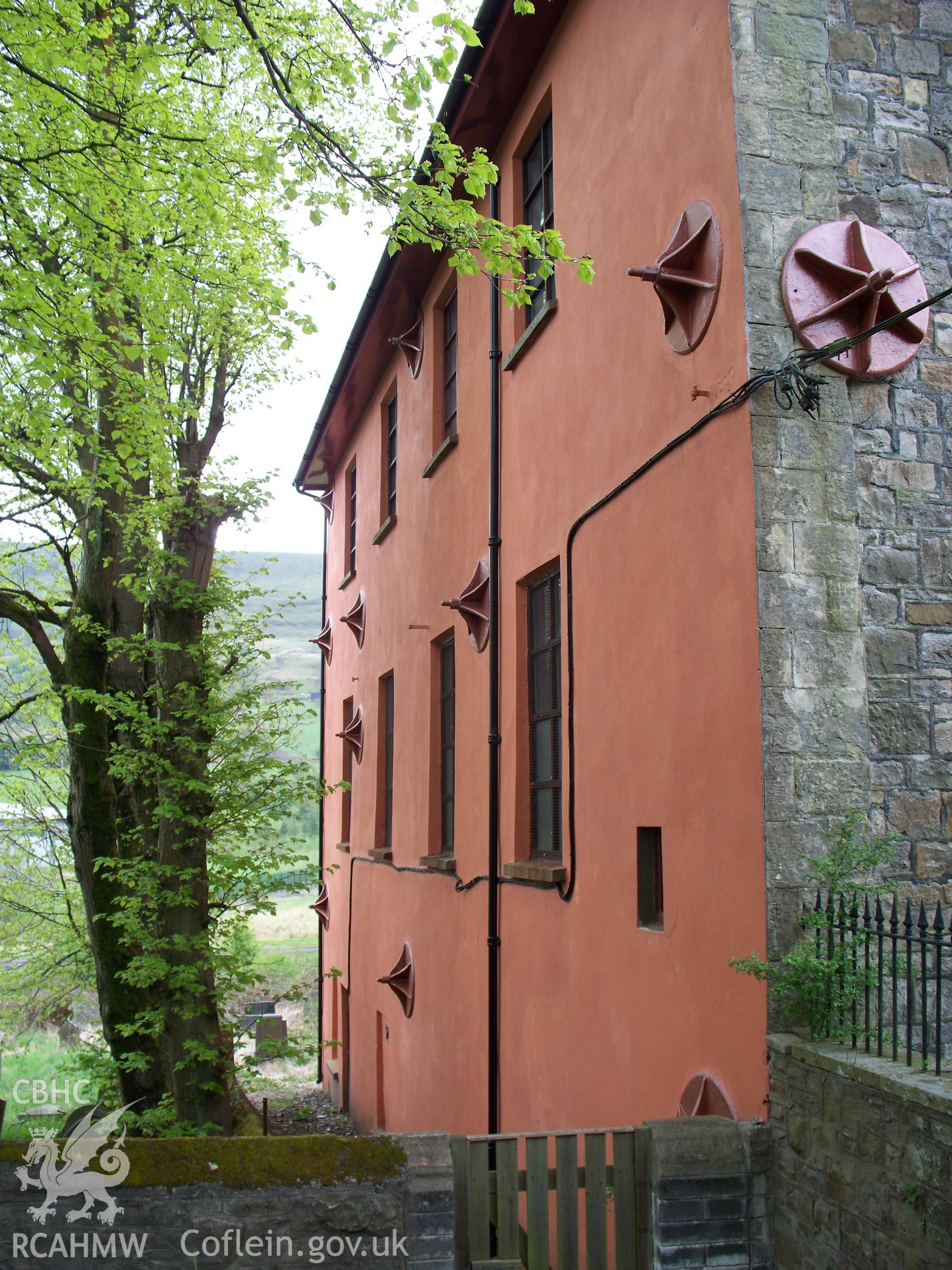 South-east chapel side.
