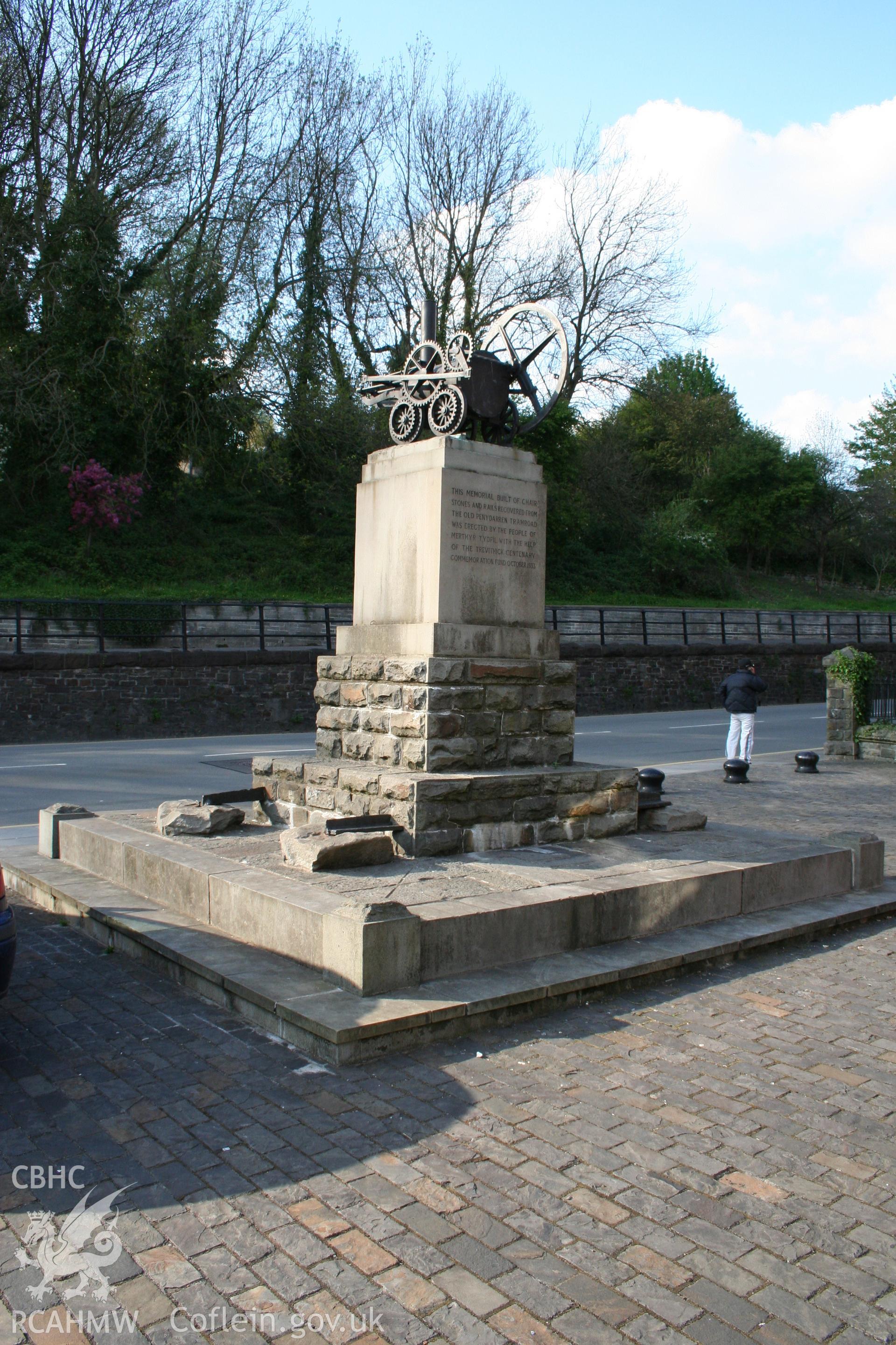 Monument and plinth from the south