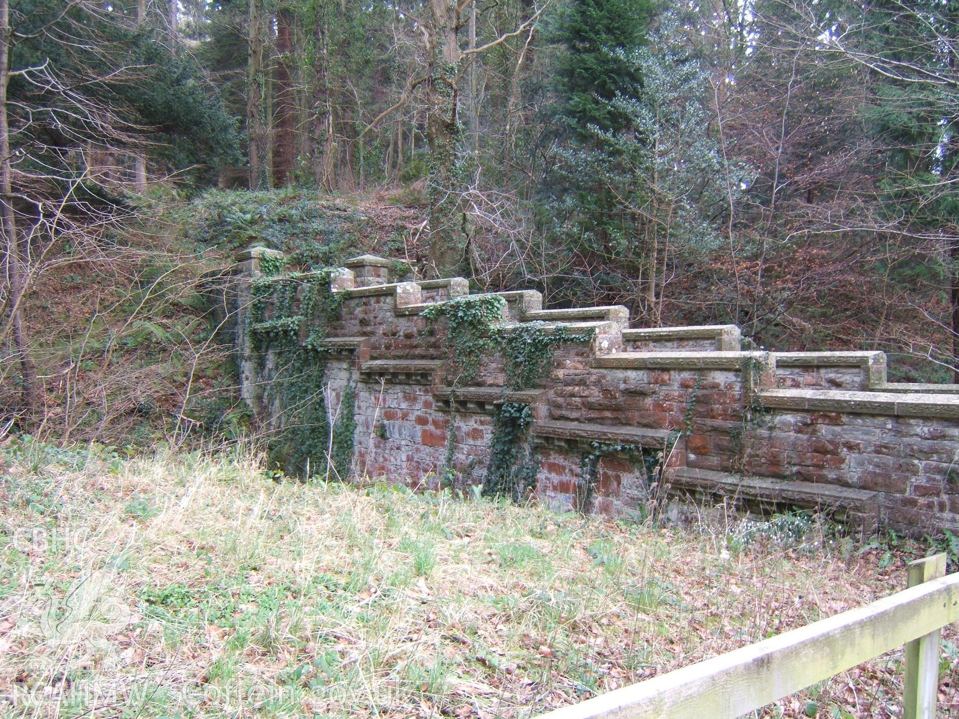 RCAHMW digital photographic survey of Leighton Estate, Footbridge. Taken by Stephen Hughes, 28/01/2008.