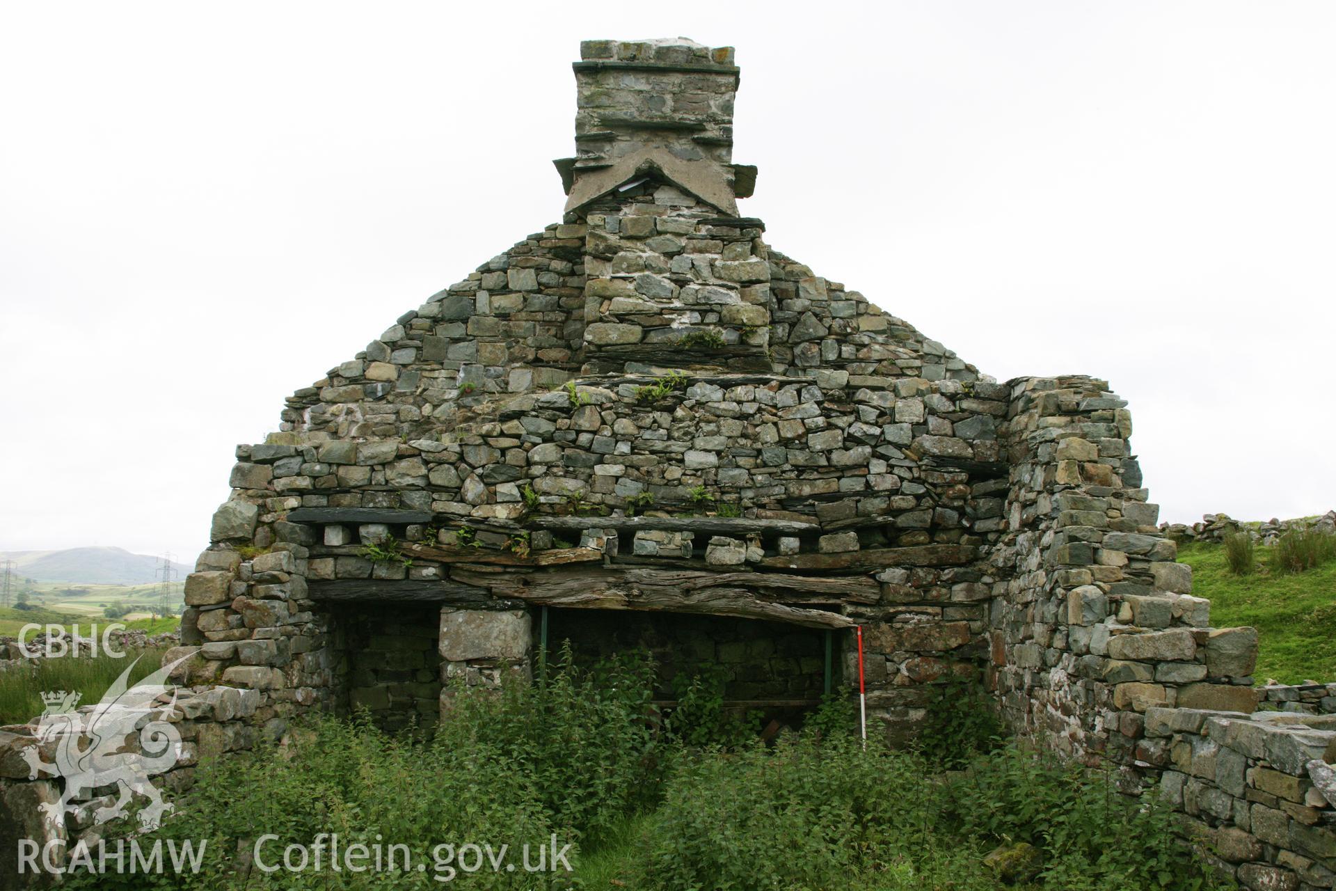 RCAHMW digital photographic survey of Tomen-y-Mur farm, taken by Toby Driver, 11/07/2007.