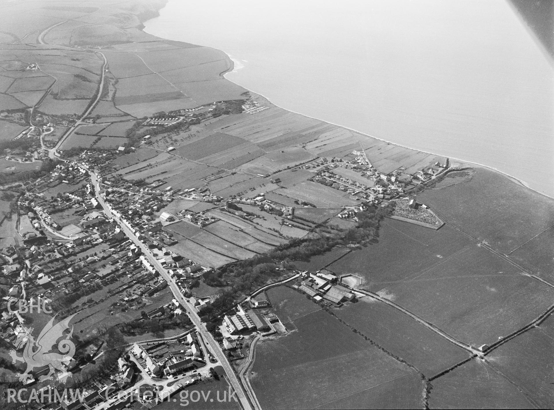 RCAHMW black and white oblique aerial photograph of Llanon Field System. Taken by C R Musson on 23/03/1995