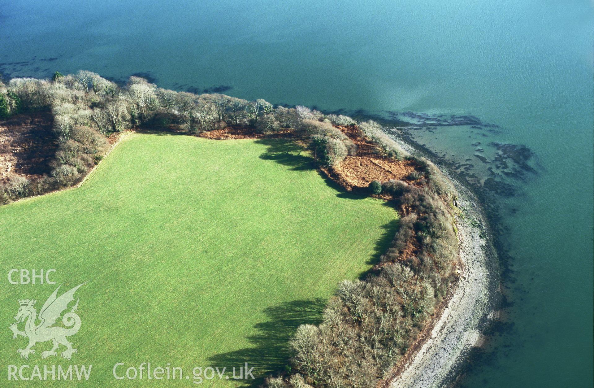 RCAHMW colour slide oblique aerial photograph of Picton Point Enclosure; Sockets Rath, Slebech, taken by C.R.Musson on the 02/02/1997