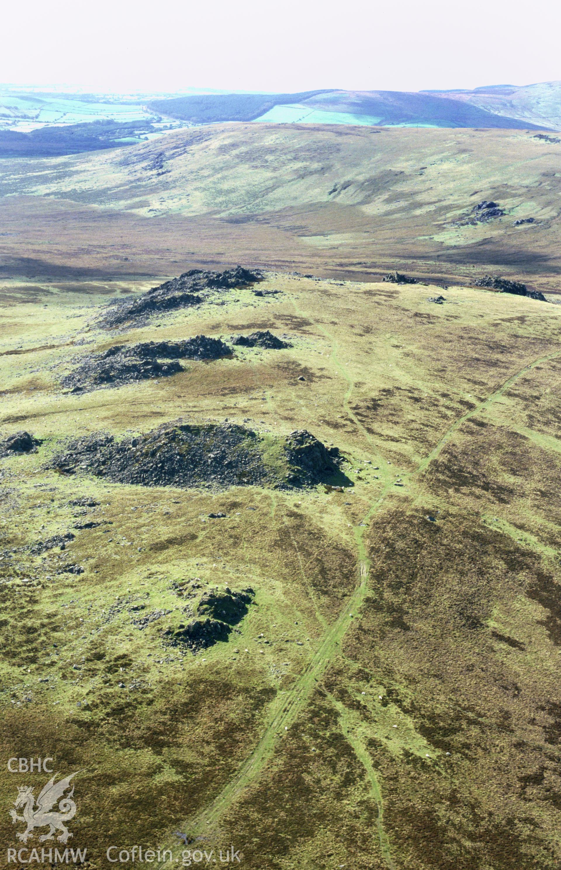 RCAHMW colour oblique aerial photograph of Carn Meini, taken by Toby Driver on 2002