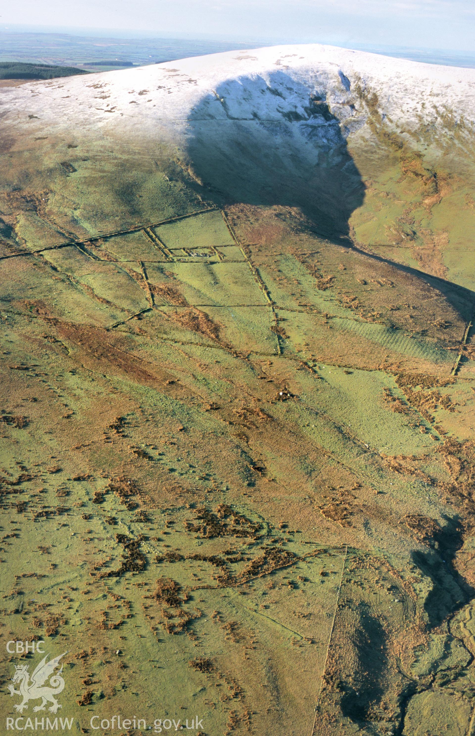 RCAHMW colour slide oblique aerial photograph of Waun Clyn-coch Farmstead, Mynachlog-ddu, taken on 19/12/1999 by Toby Driver