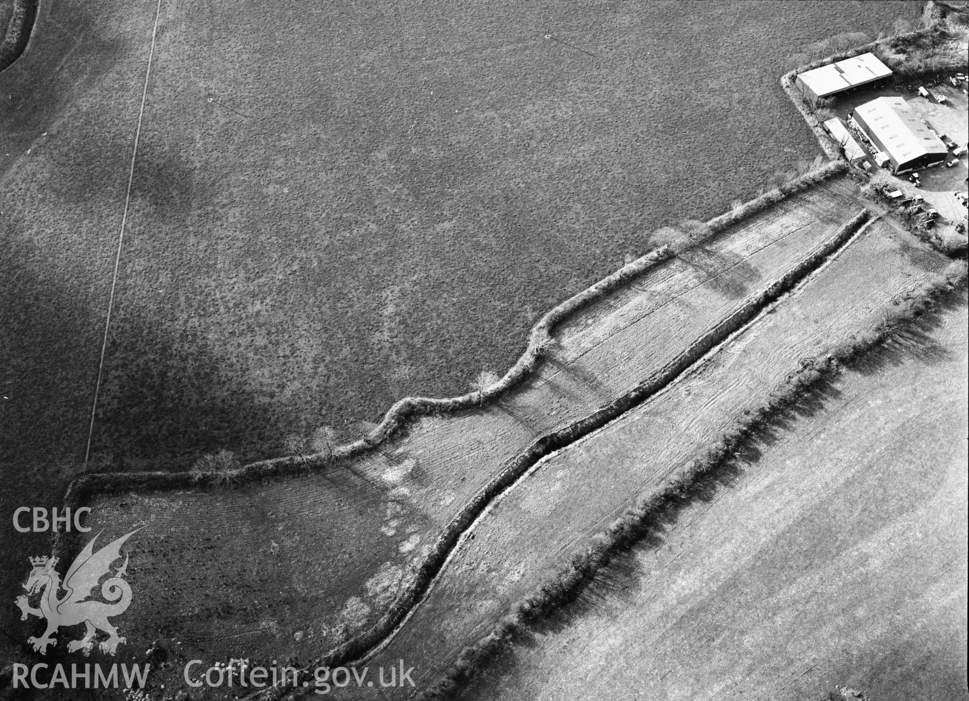 RCAHMW Black and white oblique aerial photograph of Walton Rath, Walton, Wiston, taken by C.R. Musson, 02/03/94