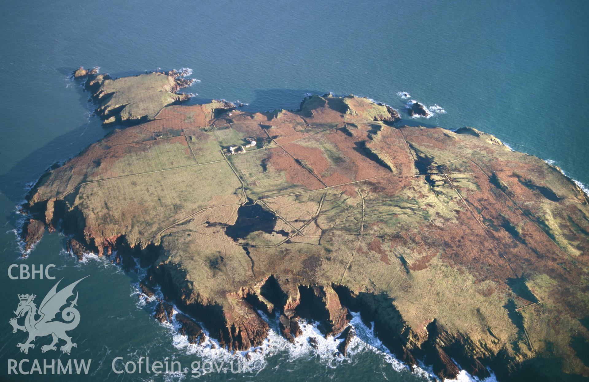 Slide of RCAHMW colour oblique aerial photograph of ferry near Skokholm Island, taken by T.G. Driver, 2001.