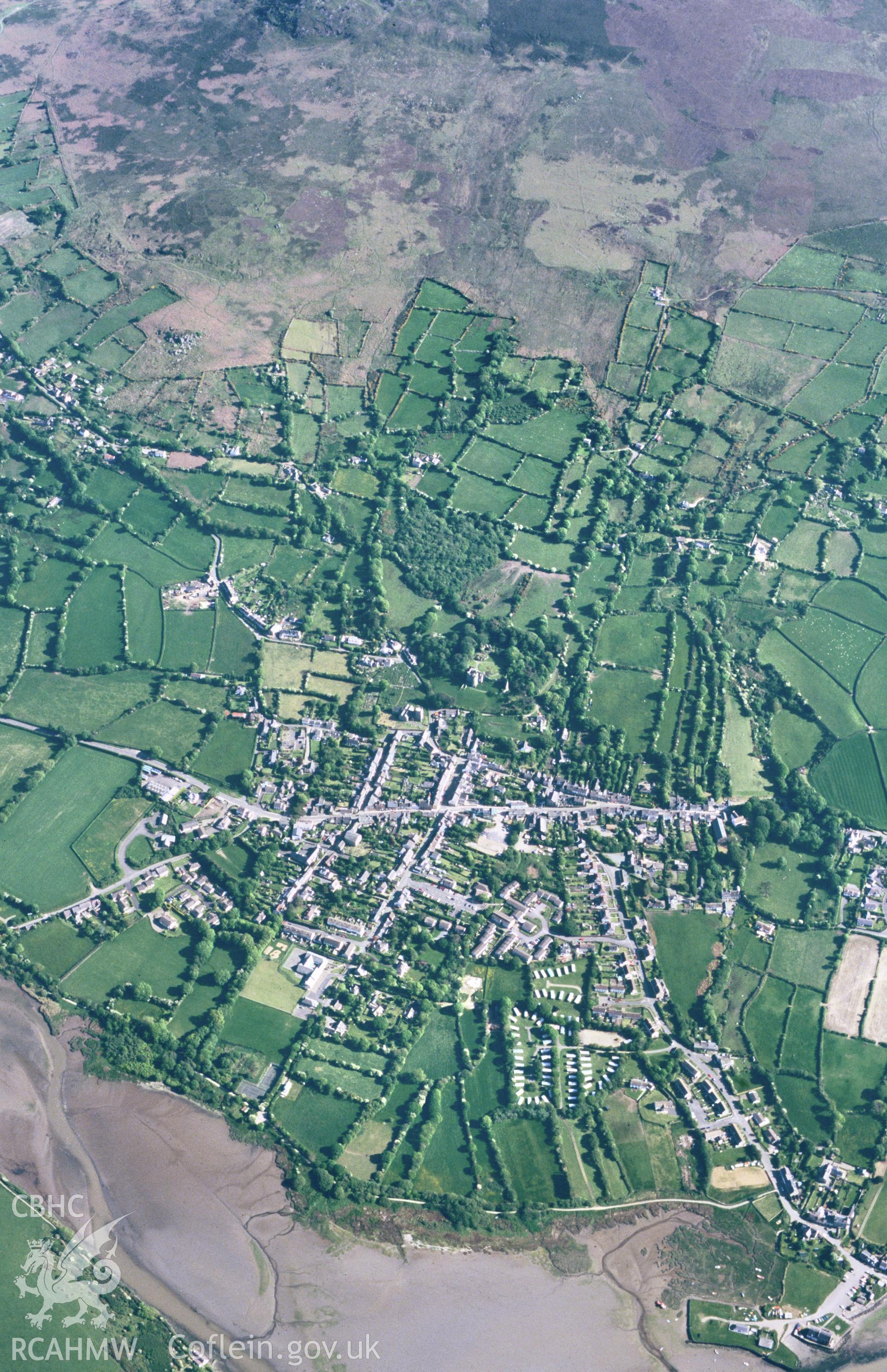 RCAHMW colour slide oblique aerial photograph of Newport, taken by T.G.Driver on the 22/05/2000