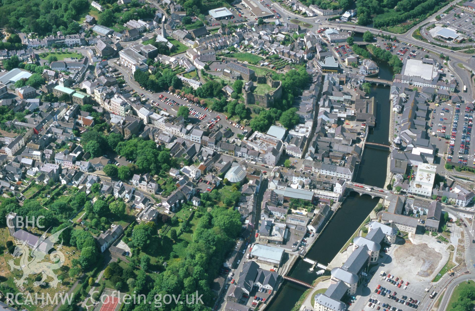 RCAHMW colour slide oblique aerial photograph of Haverfordwest, taken by T.G.Driver on the 22/05/2000