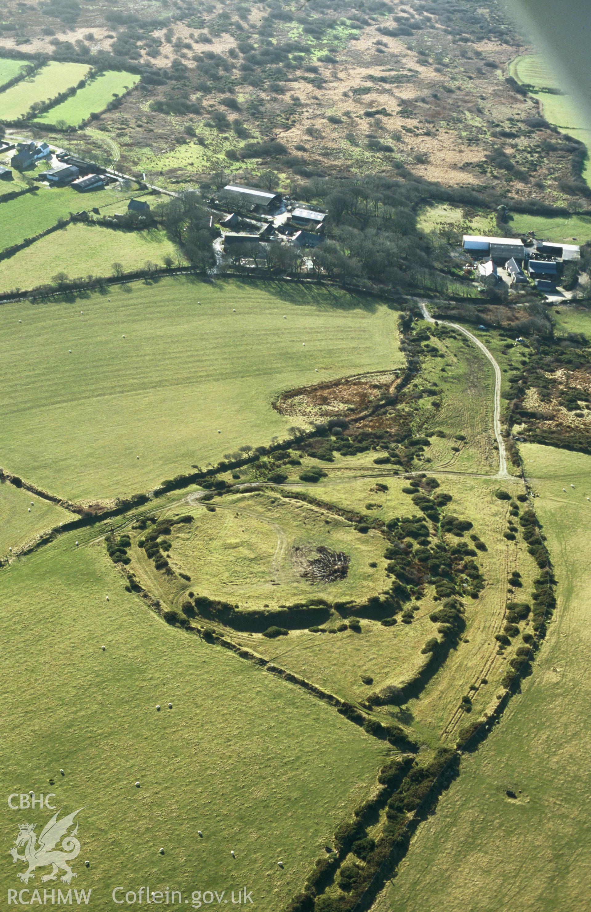 RCAHMW colour slide oblique aerial photograph of Cas-Fuwch; Castell-y-Fuwch; Castell-y-Cwch, Puncheston, taken by C.R.Musson on the 07/02/1997