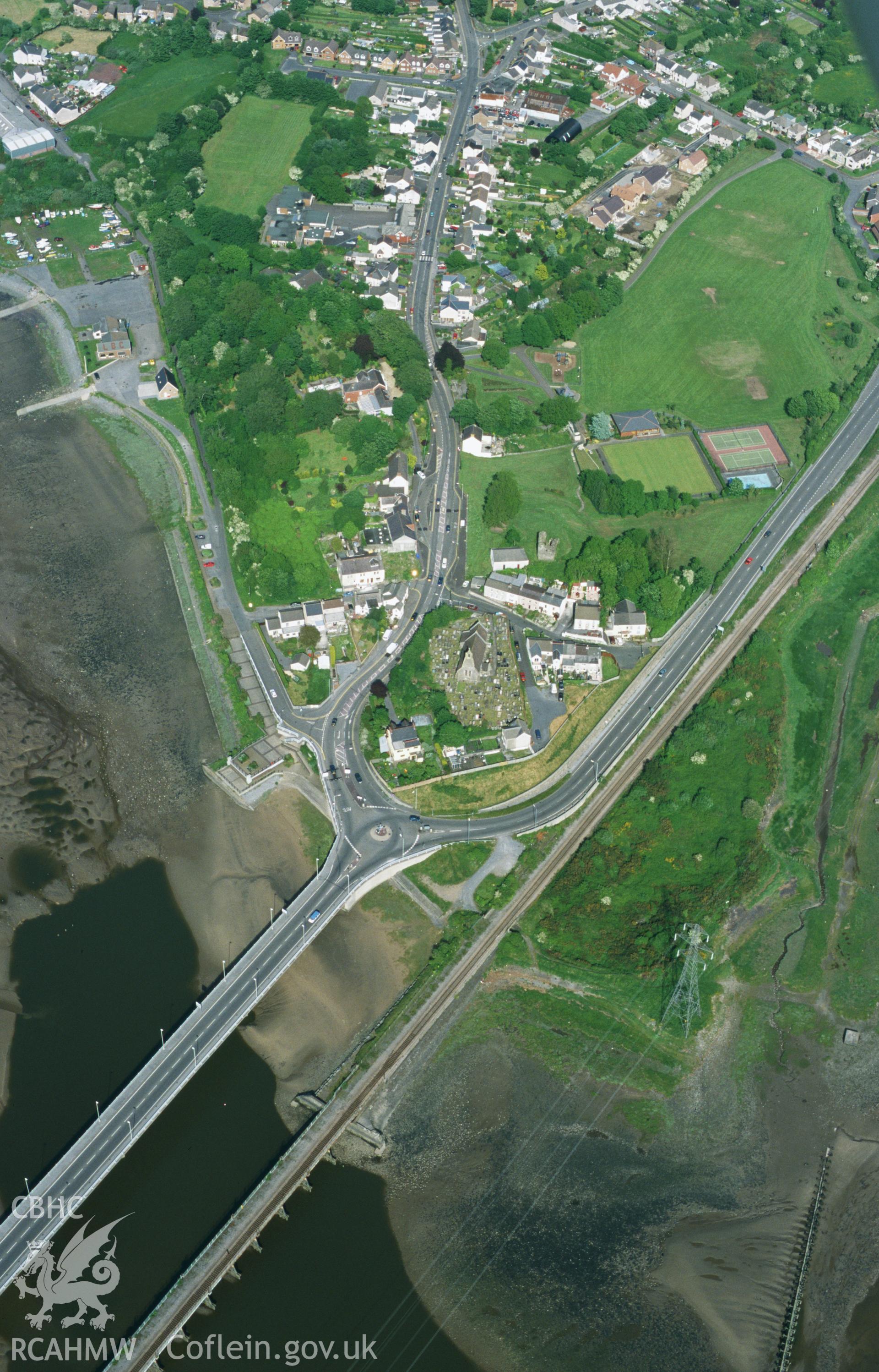 RCAHMW colour slide oblique aerial photograph of Loughor Castle, Loughor, taken by T.G.Driver on the 22/05/2000