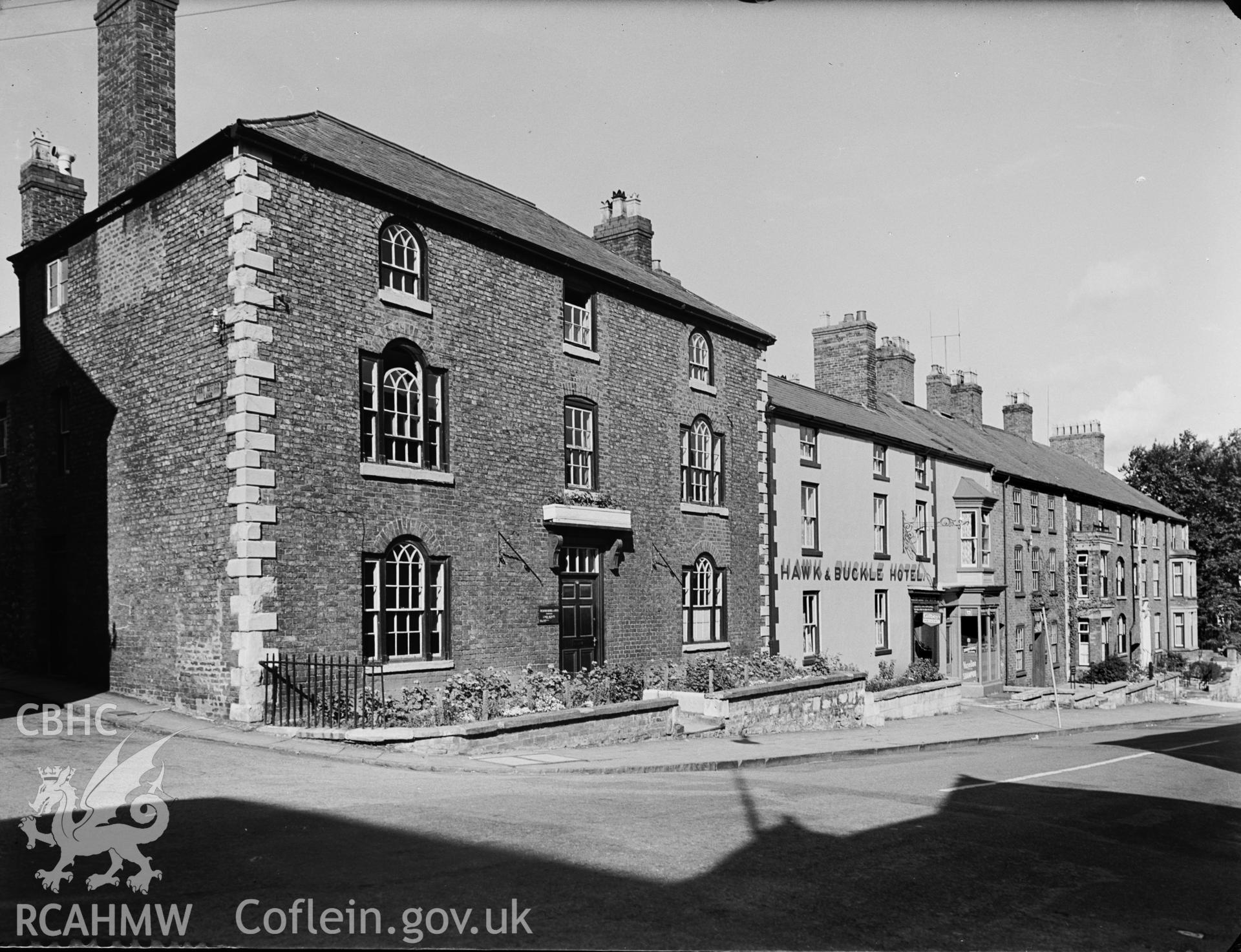 47 Vale Street, Denbigh; black and white photograph taken by G.B. Mason, 1954