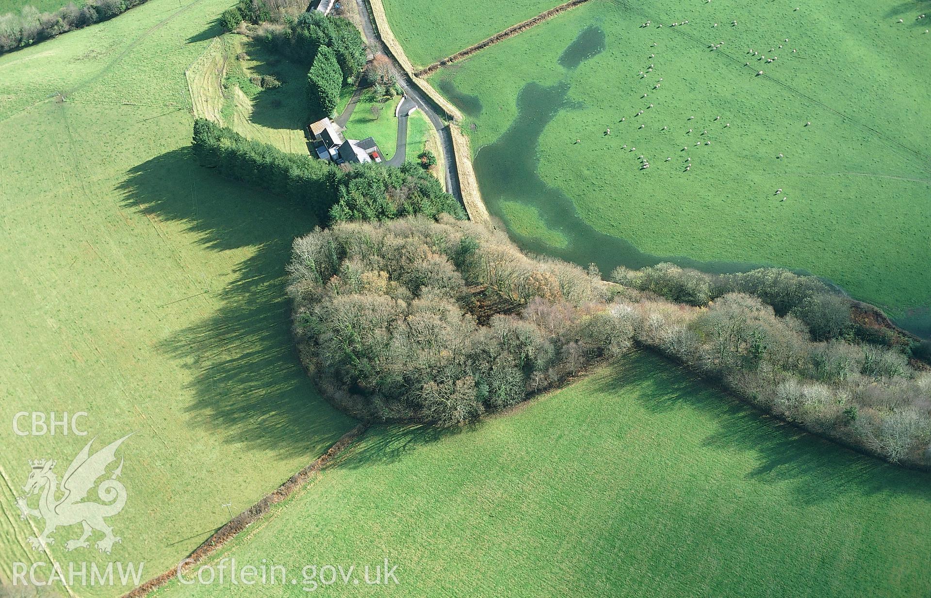 RCAHMW colour oblique aerial photograph of Castell Gwynionydd taken on 15/11/2002 by Toby Driver