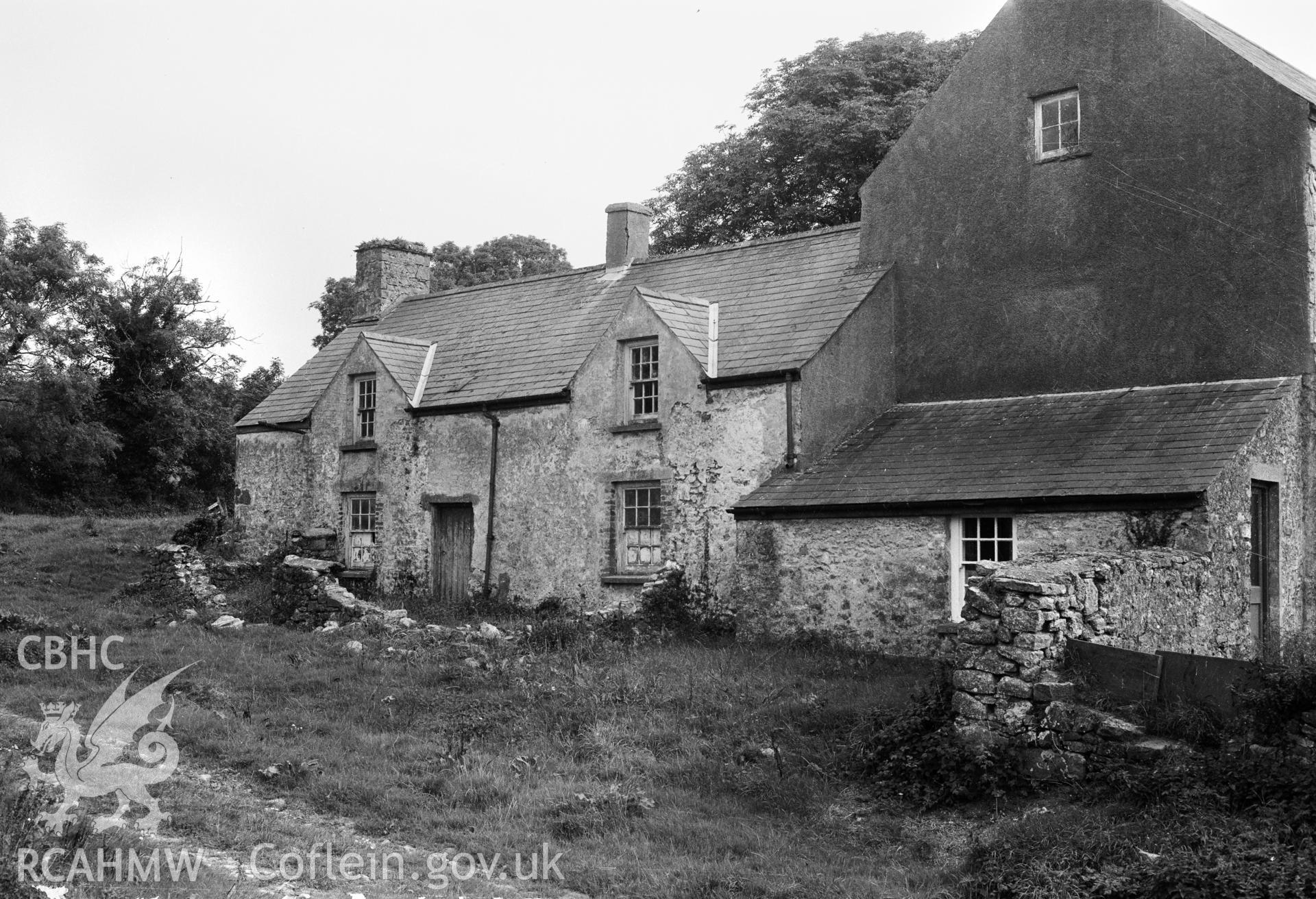 Cottage -  W elevation