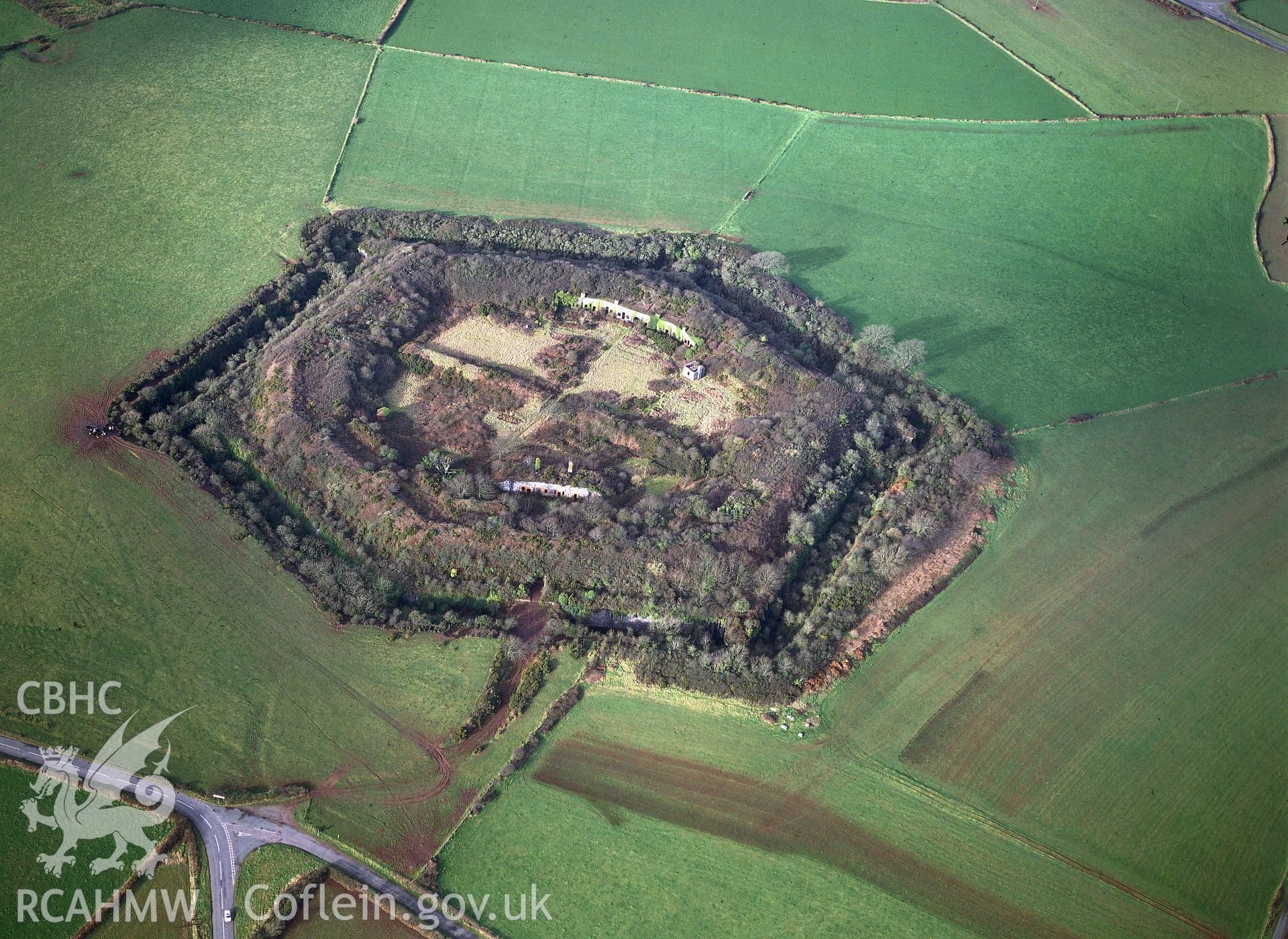 RCAHMW colour oblique aerial photograph of Scoverston  fort. Taken by C R Musson 1993