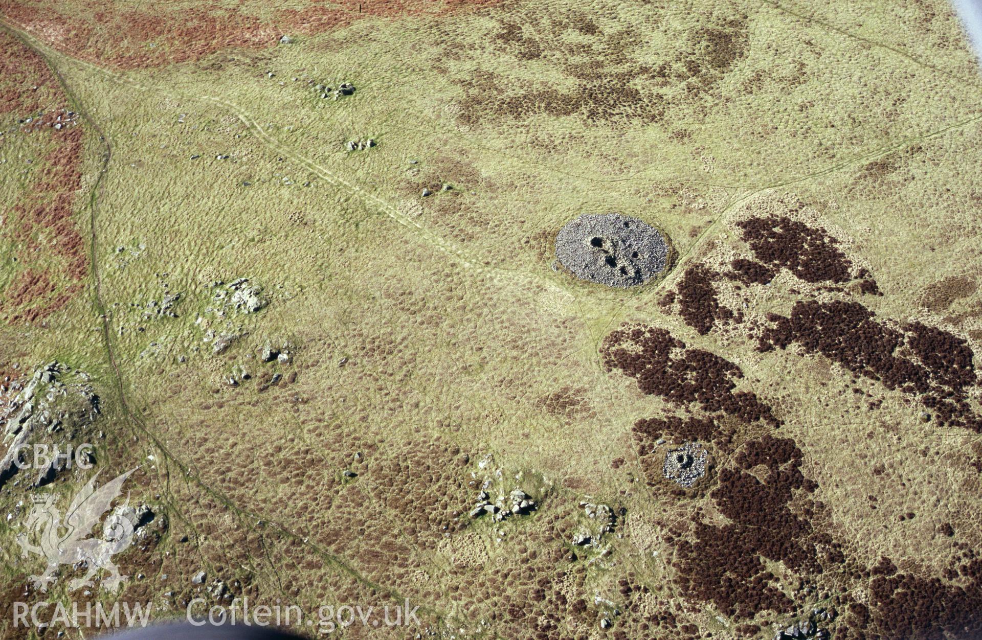 Slide of RCAHMW colour oblique aerial photograph of Corndon Hill Barrow III, taken by Toby Driver, 2004.