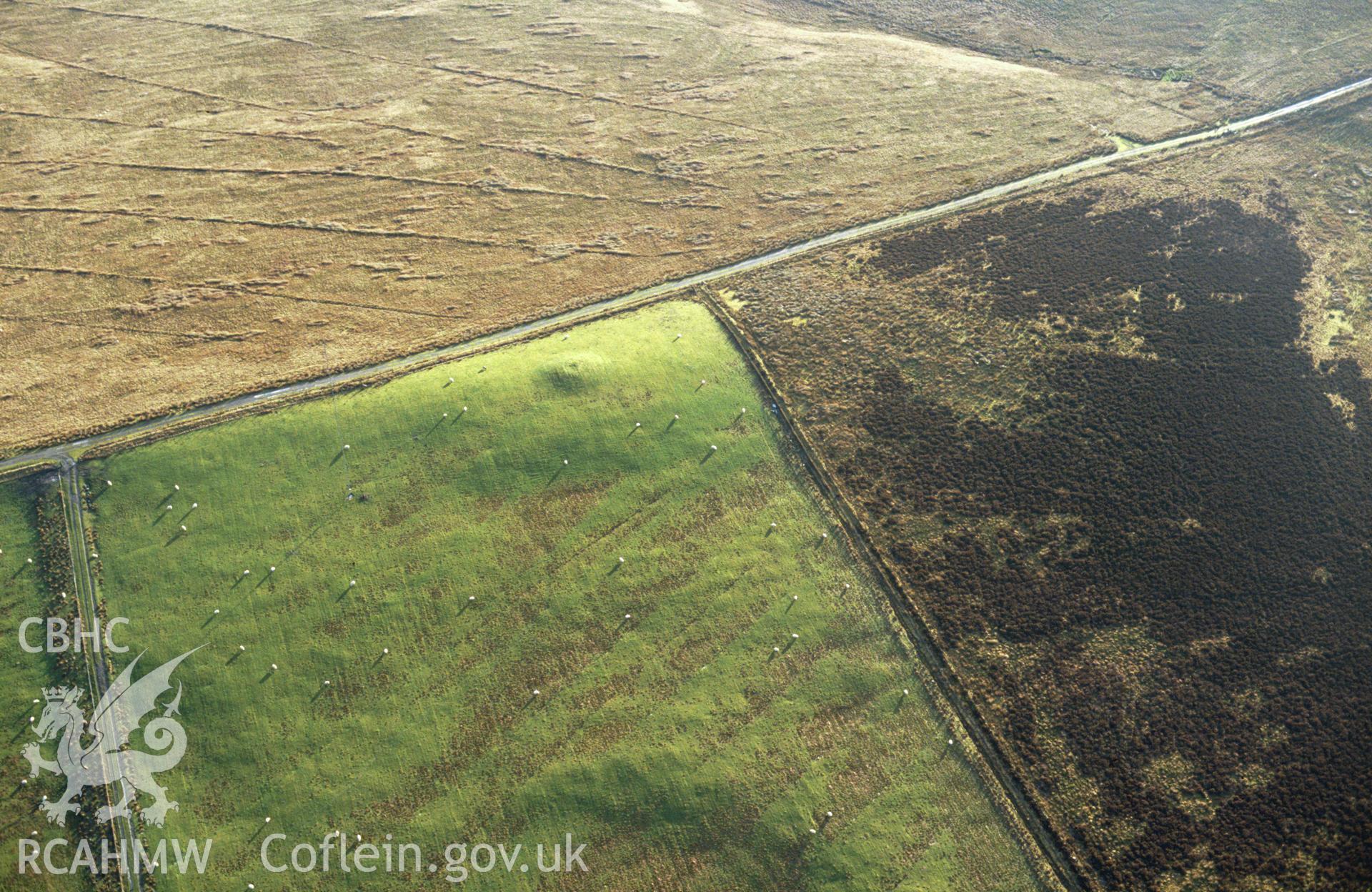 RCAHMW colour slide oblique aerial photograph of Pen-y-groes Isaf Cairn, Dwyriw, taken by C.R. Musson, 07/01/94