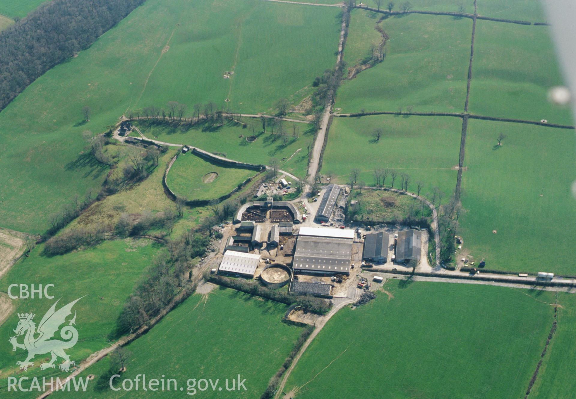 RCAHMW colour oblique aerial photograph of Castell Malgwyn, farm and garden. Taken by Toby Driver on 31/03/2003