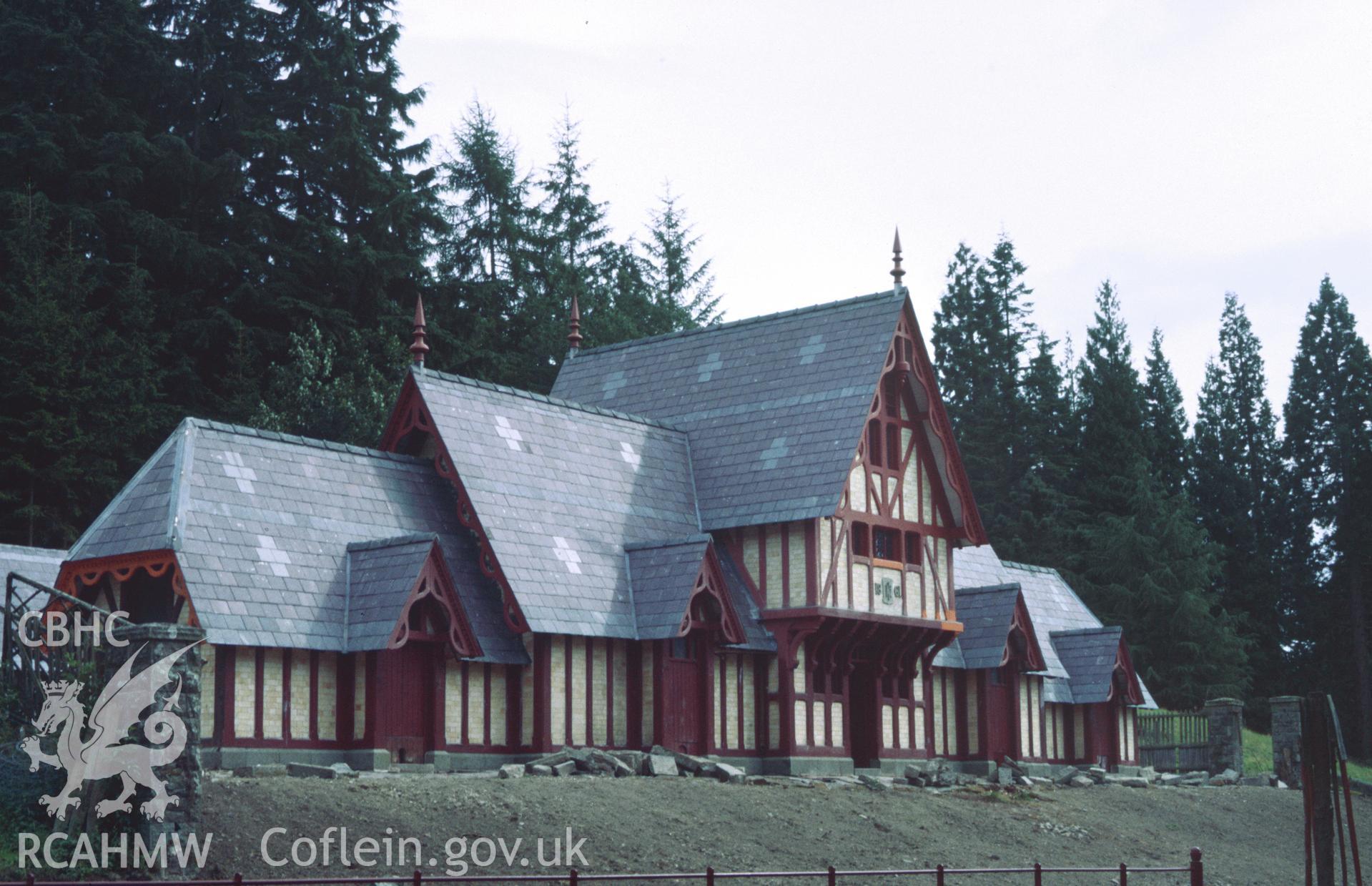 Digitized image of an undated colour slide of the Poultry House at Leighton Park Estate, taken by and loaned for copying by Stephen Hughes.