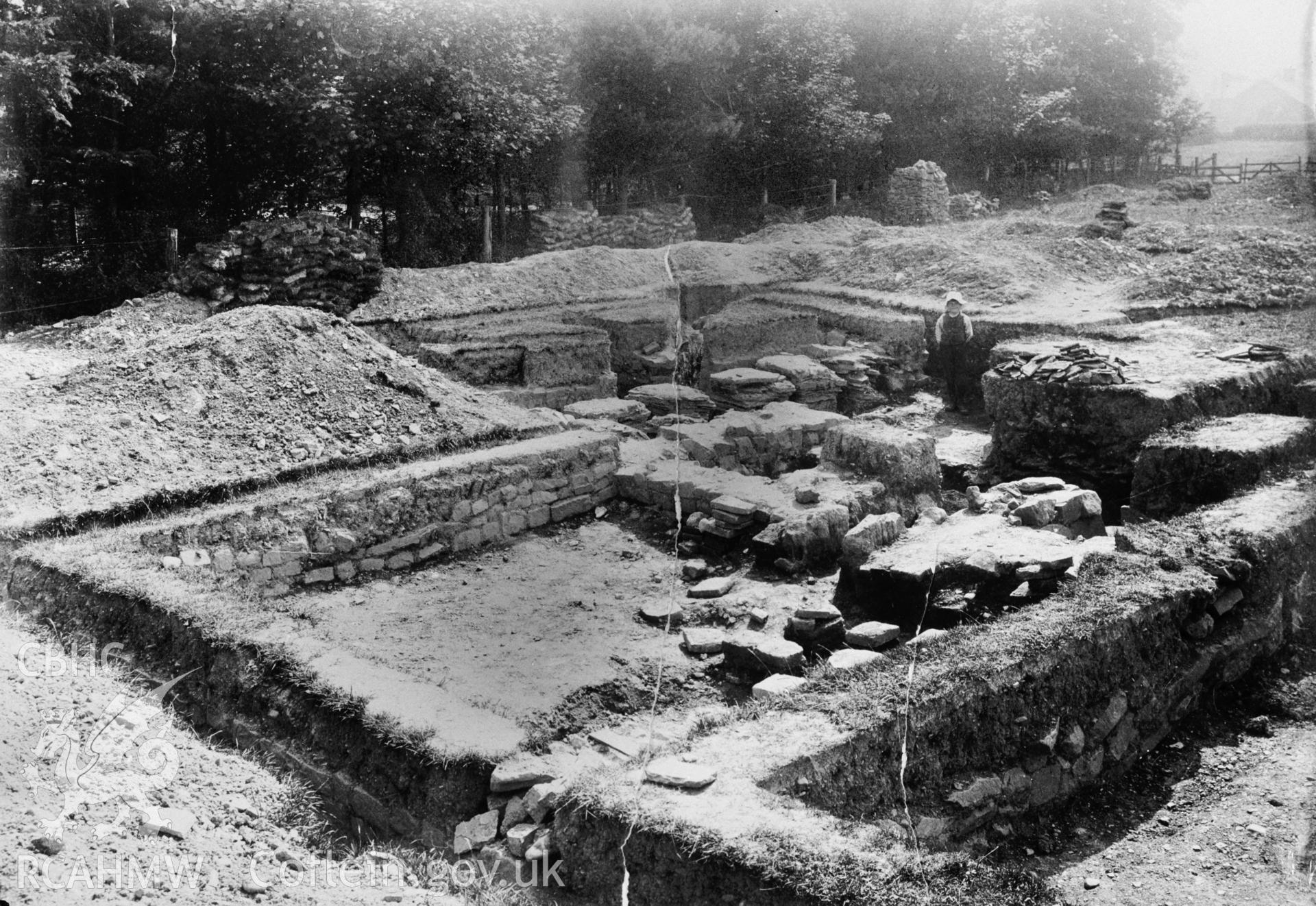 Copy of a 1909 photo showing excavations