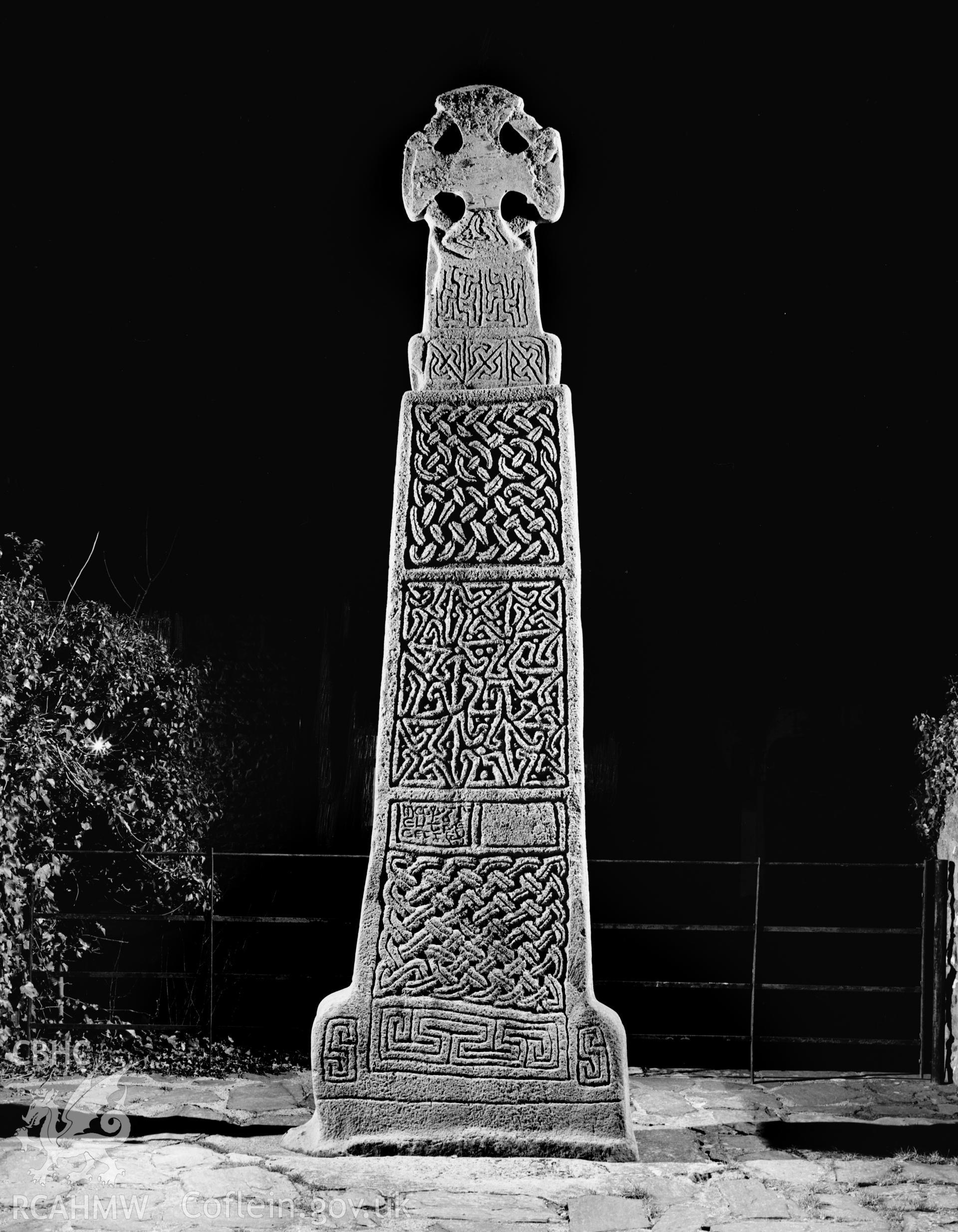 East face, carved decoration