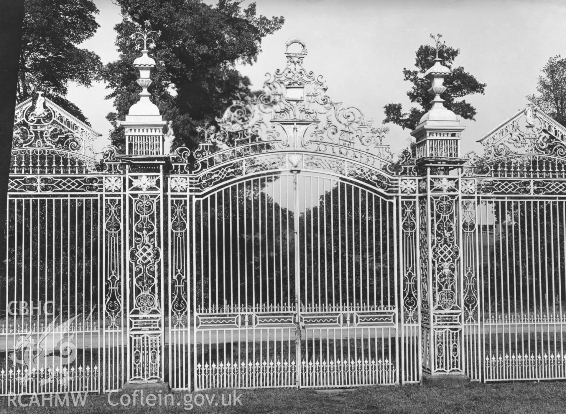 White Gates