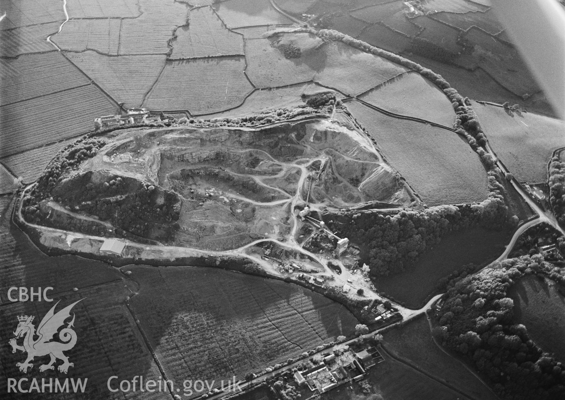 RCAHMW Black and white oblique aerial photograph of Coygan Camp, Laugharne, 1993, by C.R. Musson.