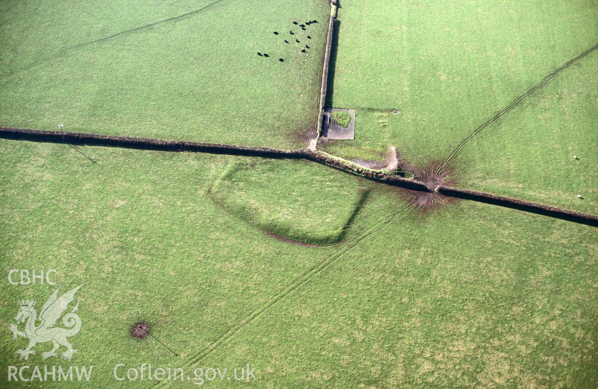 RCAHMW colour slide oblique aerial photograph of Cwm-brwyn; Cwmbrwyn Villa, Llanddowror, taken by C.R.Musson on the 07/02/1997