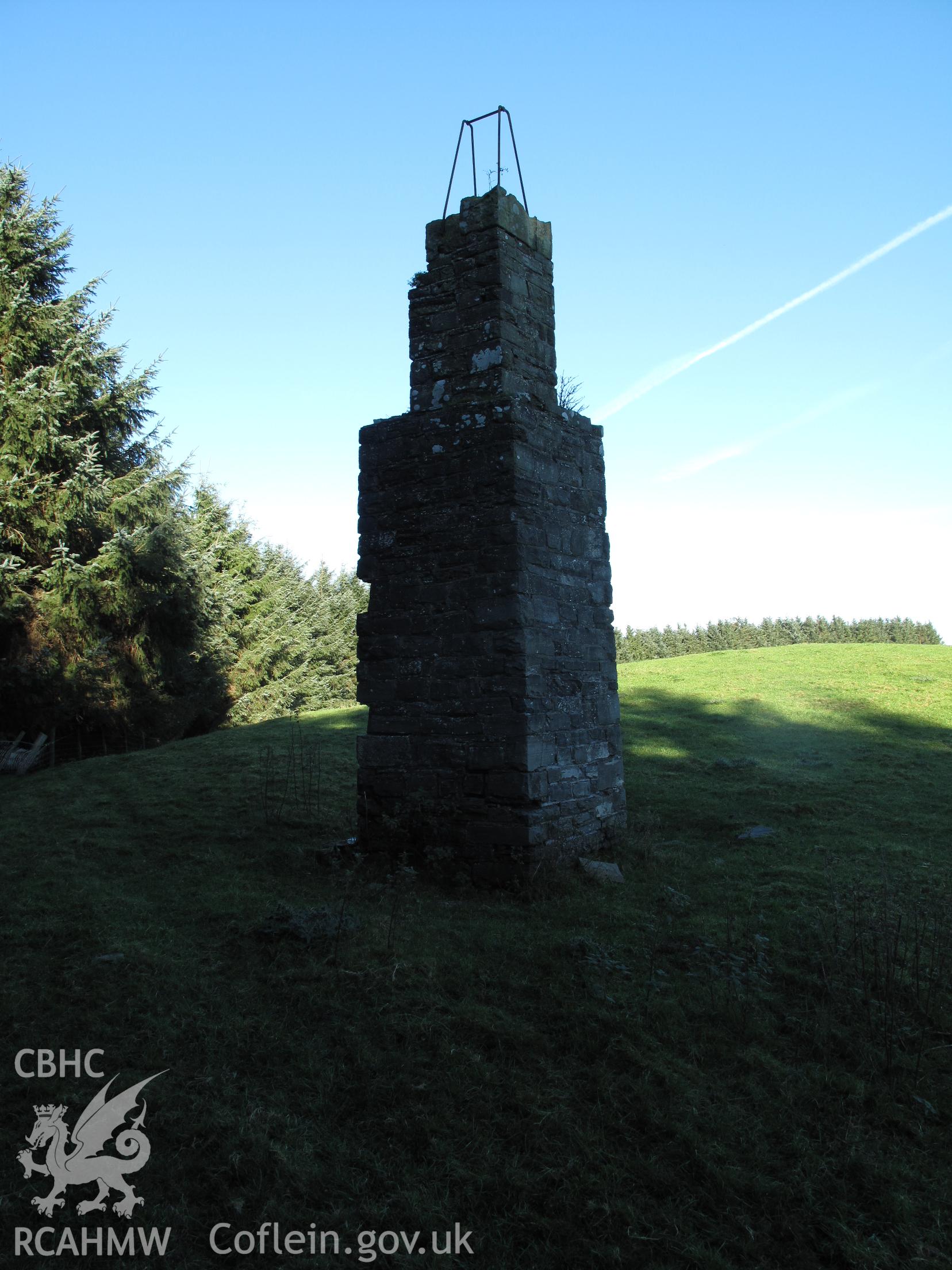 Knighton Tunnel West Observation Tower from the southwest, taken by Brian Malaws on 15 November 2010.