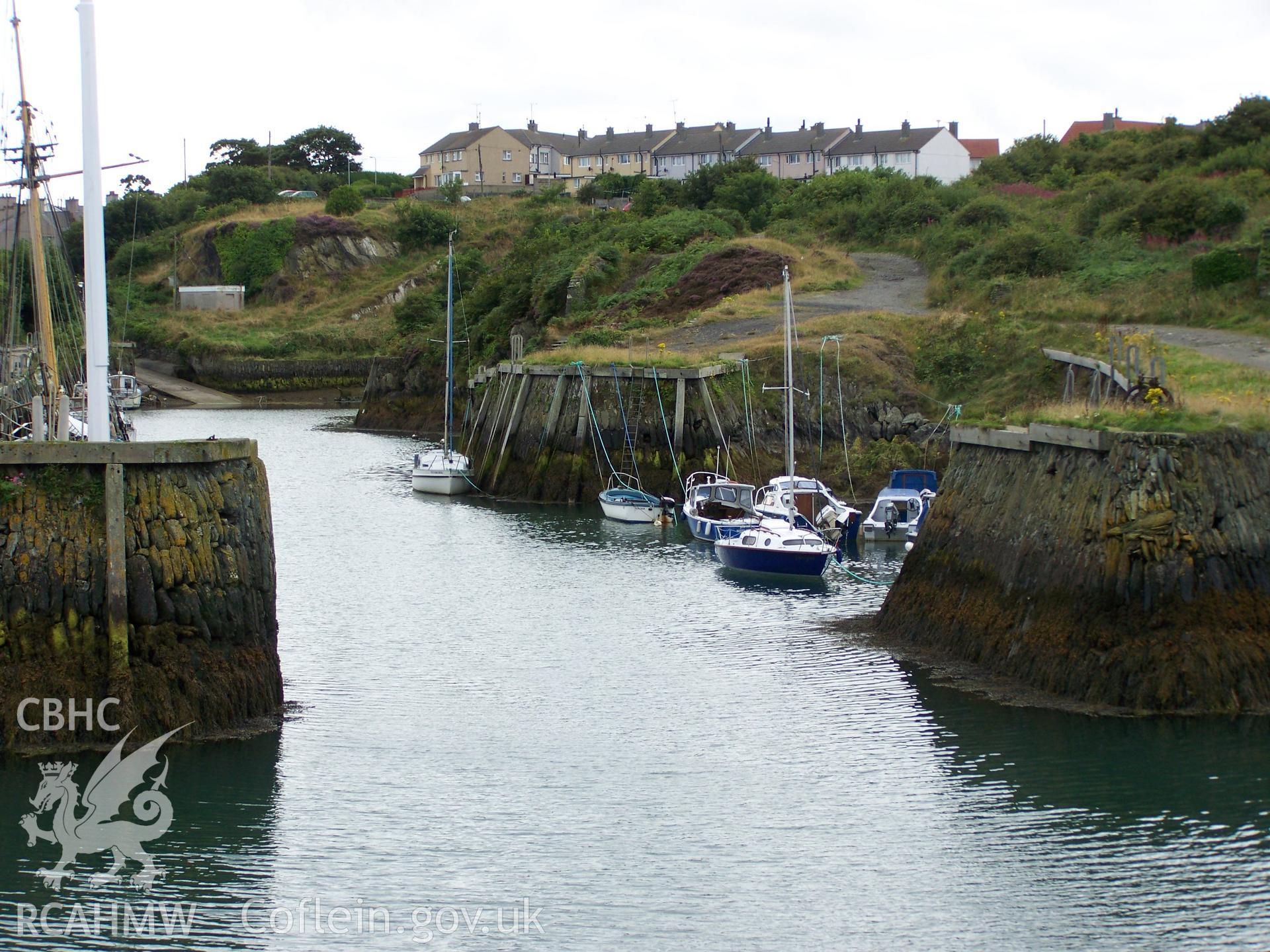 The quays to which the baulks were fastened to protect the inner harbour (looking south).