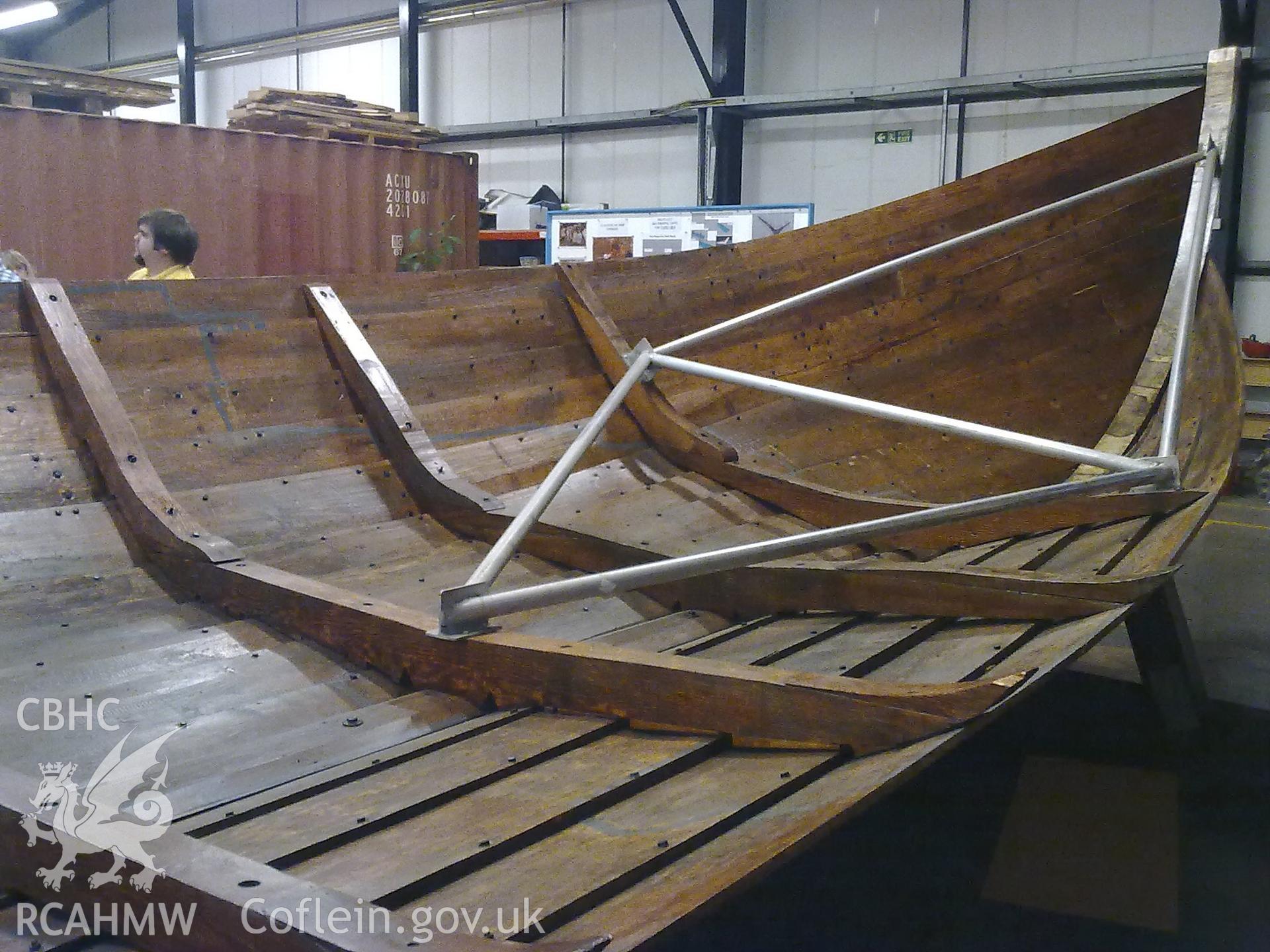 Detail of the clinker planking and the floor timbers, each individual shaped/rebated to allow for the overlapping of the outer planks. .