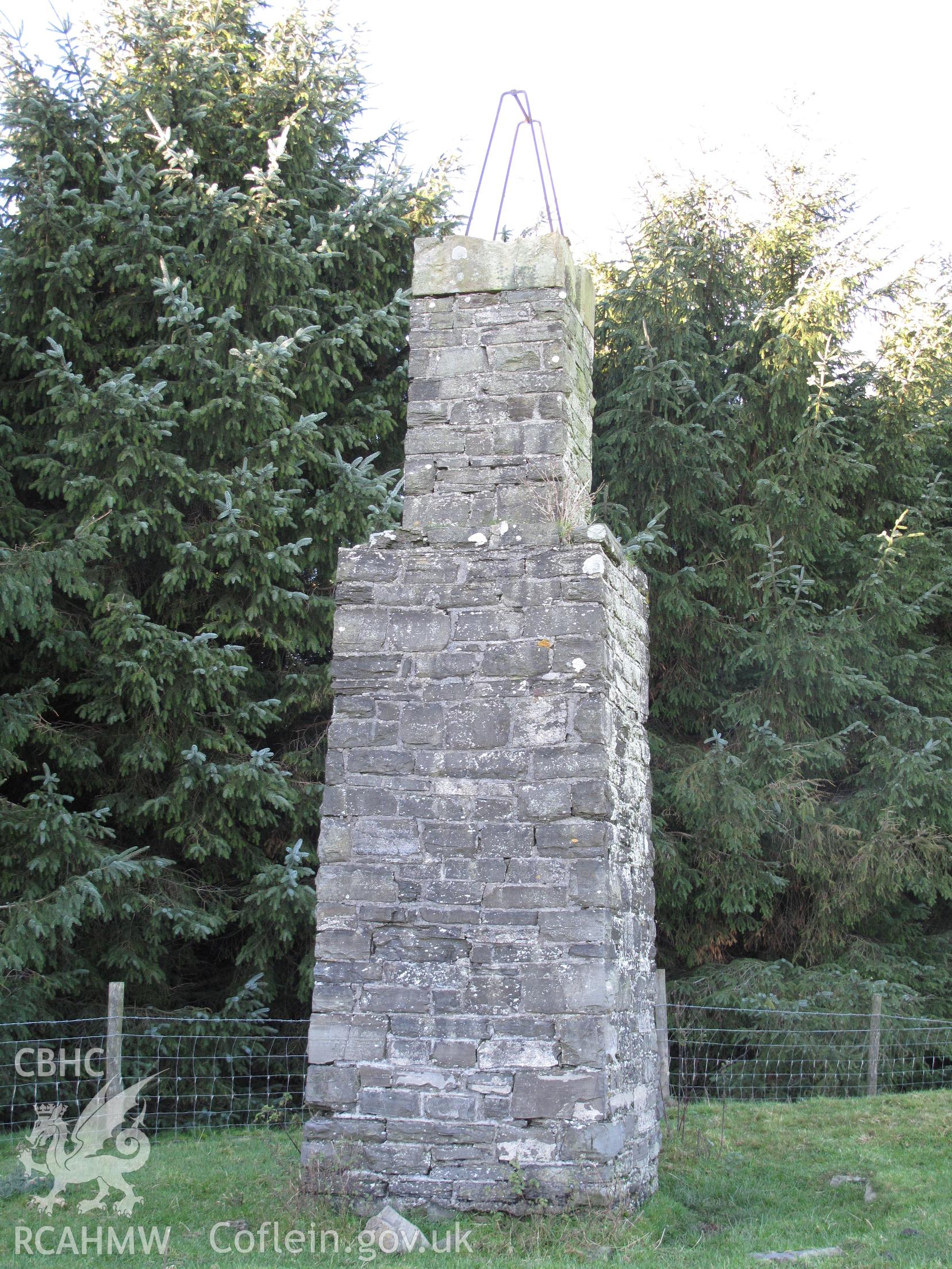 Knighton Tunnel West Observation Tower from the southeast, taken by Brian Malaws on 15 November 2010.