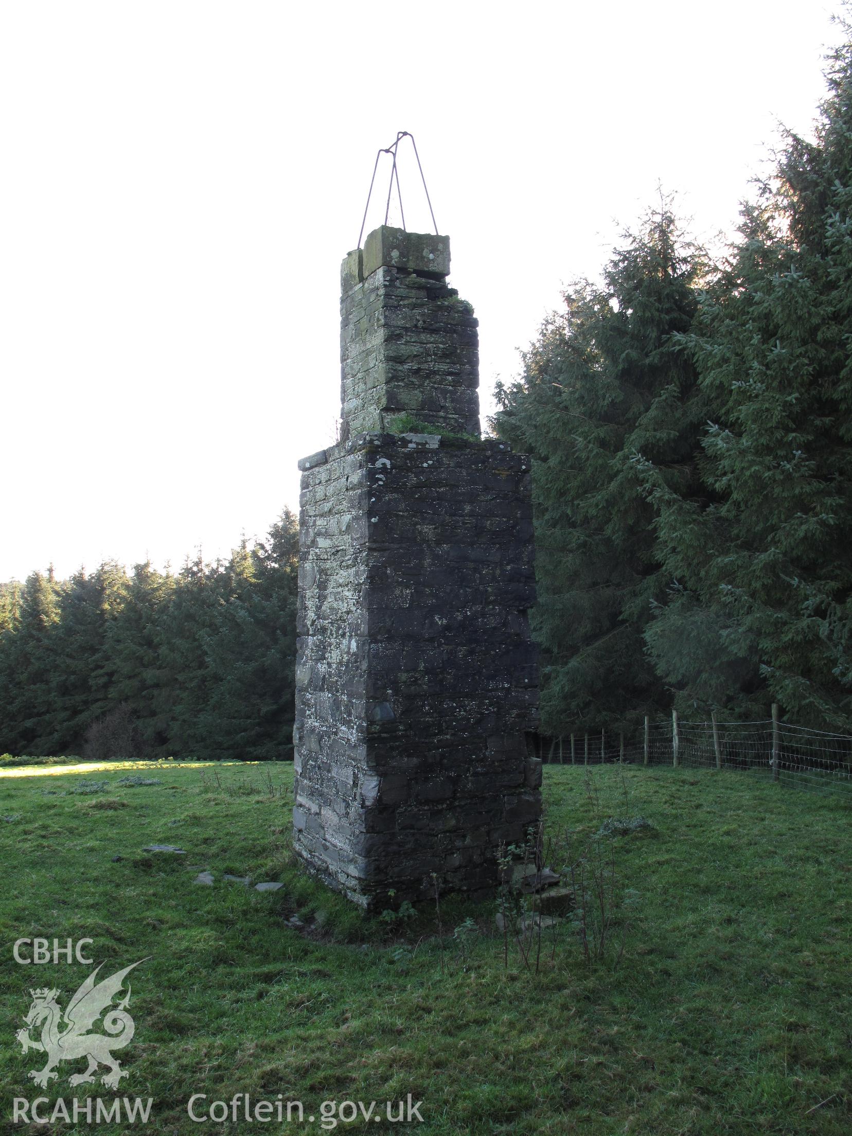 Knighton Tunnel West Observation Tower from the northeast, taken by Brian Malaws on 15 November 2010.