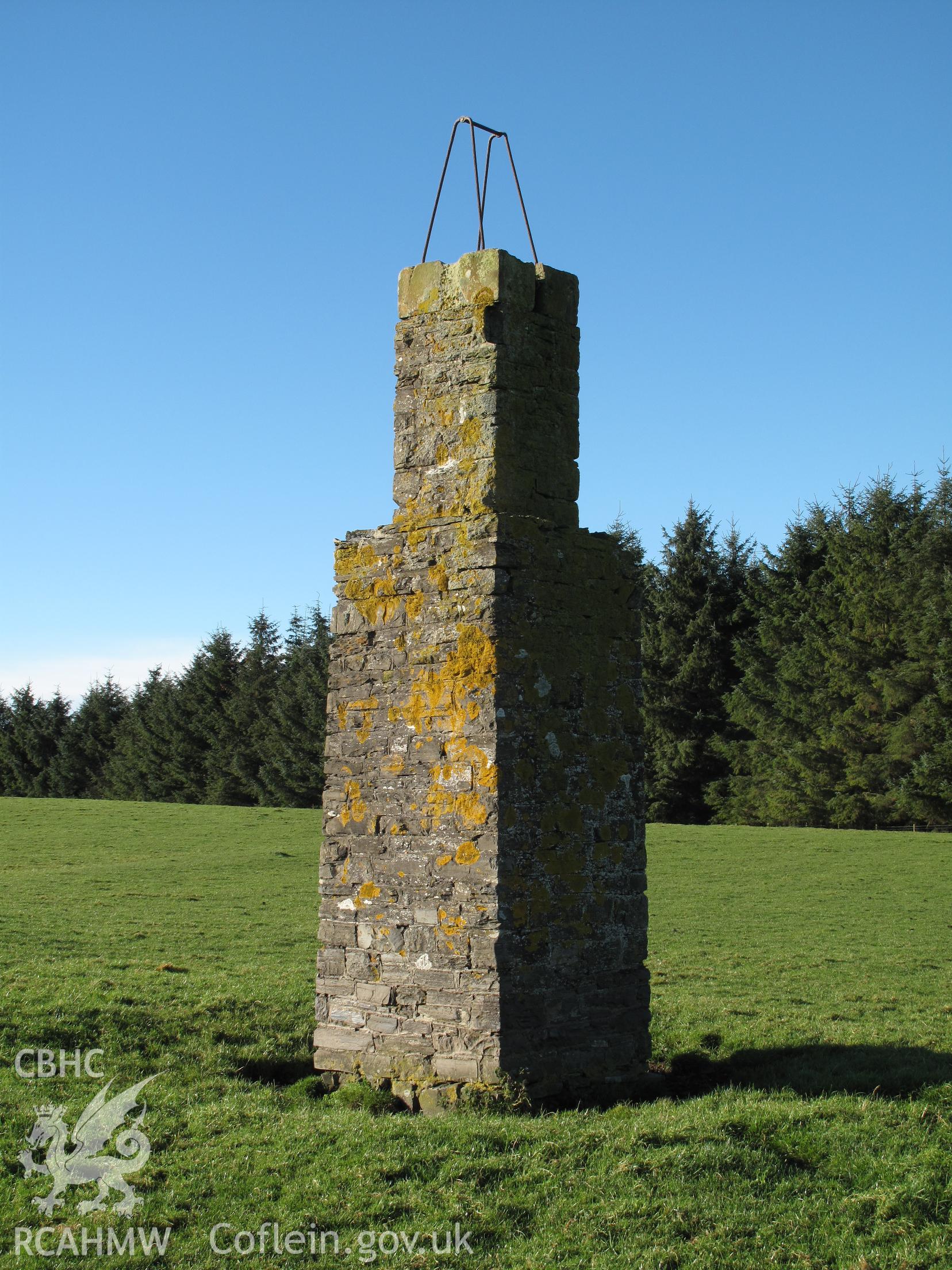 Knighton Tunnel East Observation Tower from the southeast, taken by Brian Malaws on 15 November 2010.