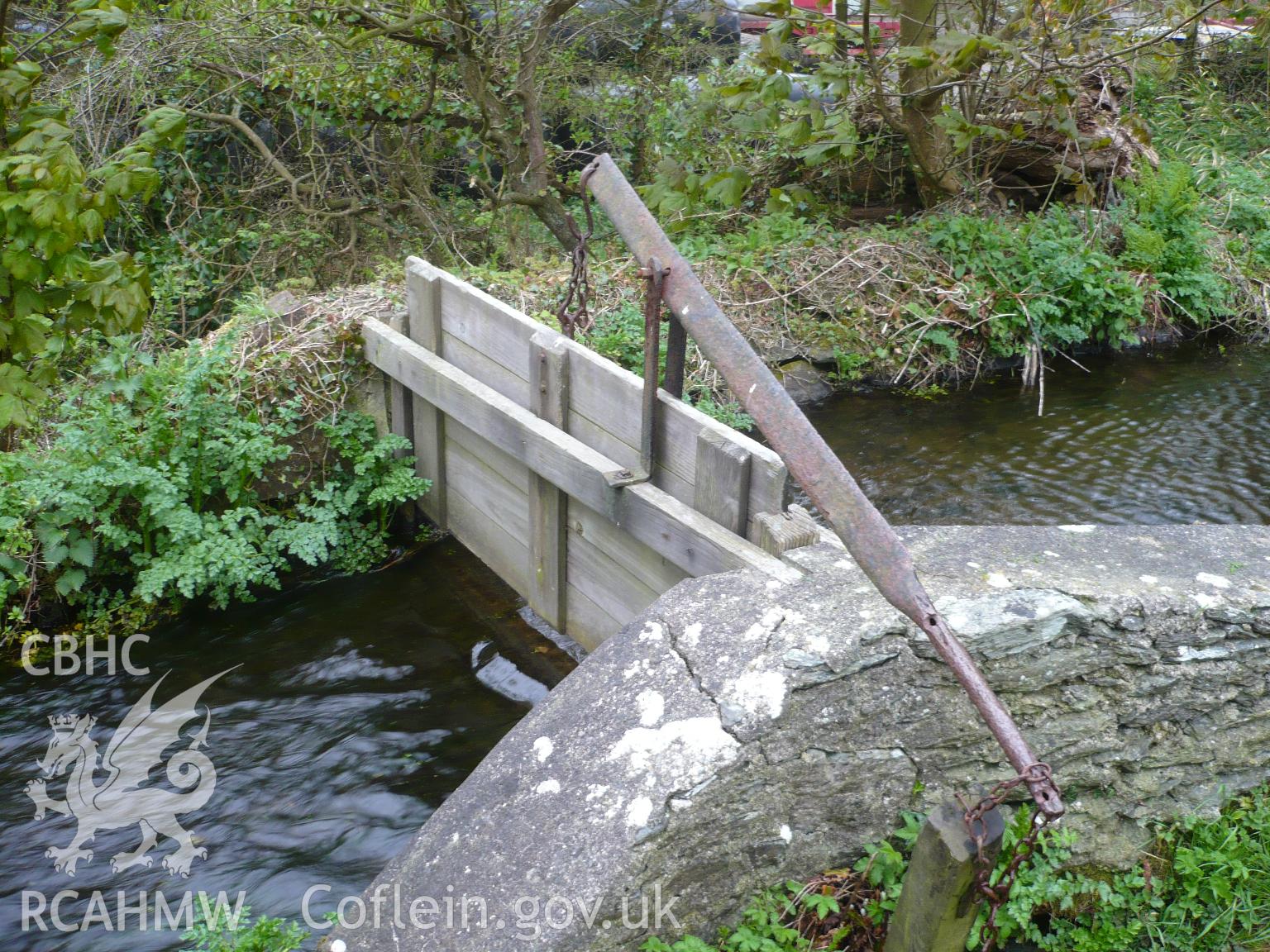 Sluice gate at Melin Hywel, taken by Brian Malaws on 26 April 2008.