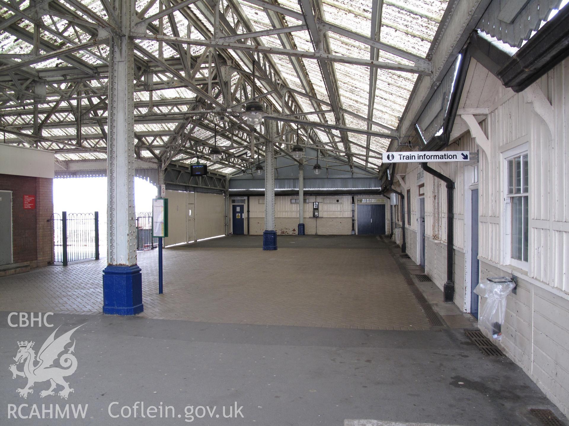 Interior view of the station concourse from the north.