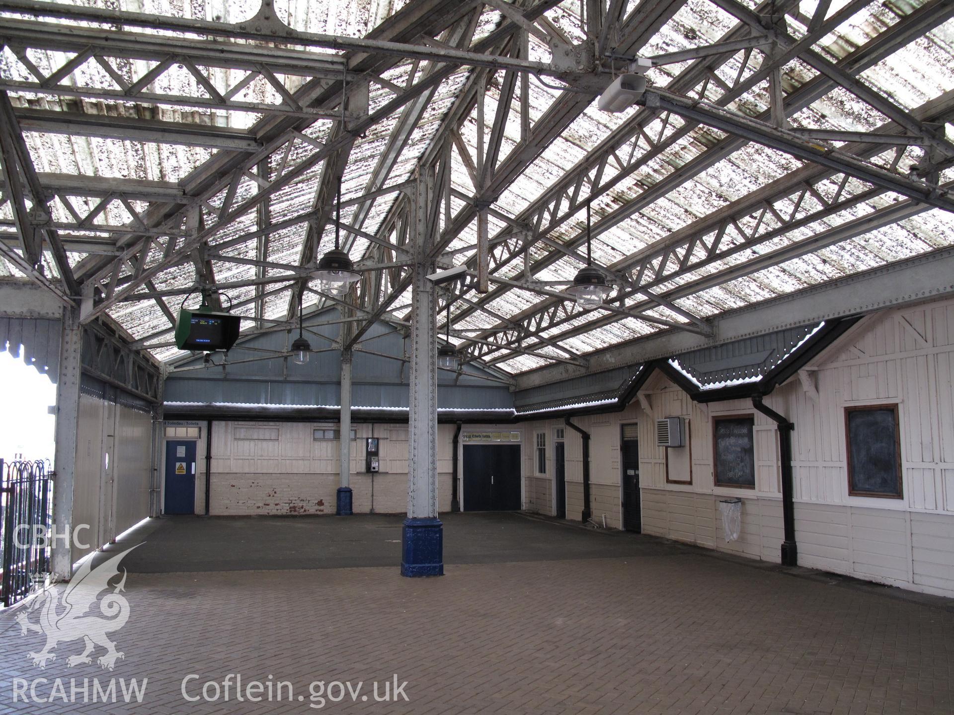 Interior view of the station concourse from the north.