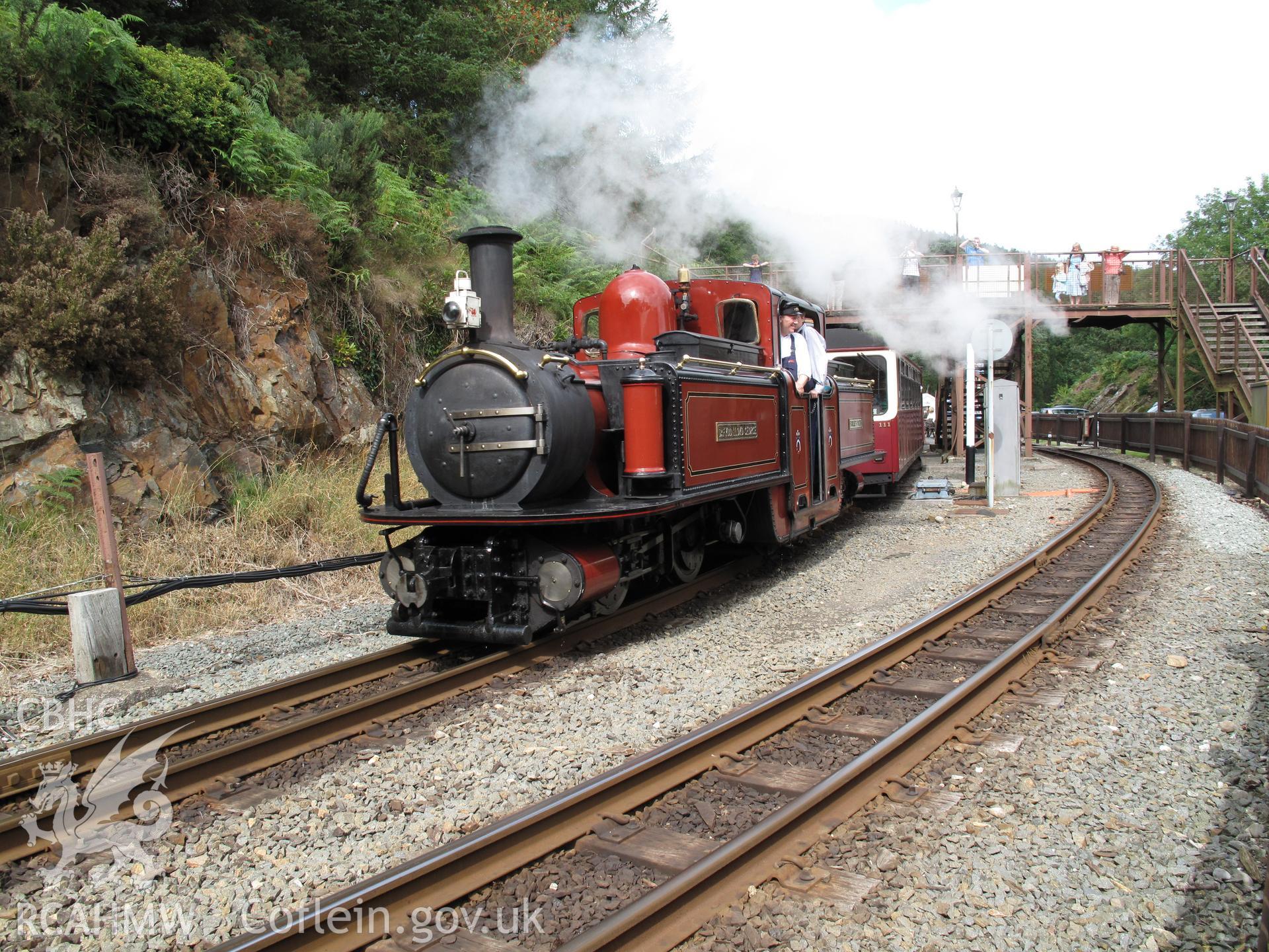 Double Fairlie loco 'Dafydd Lloyd George' at Tan-y-bwlch Station, Ffestiniog Railway, taken by Brian Malaws on 05 August 2009.