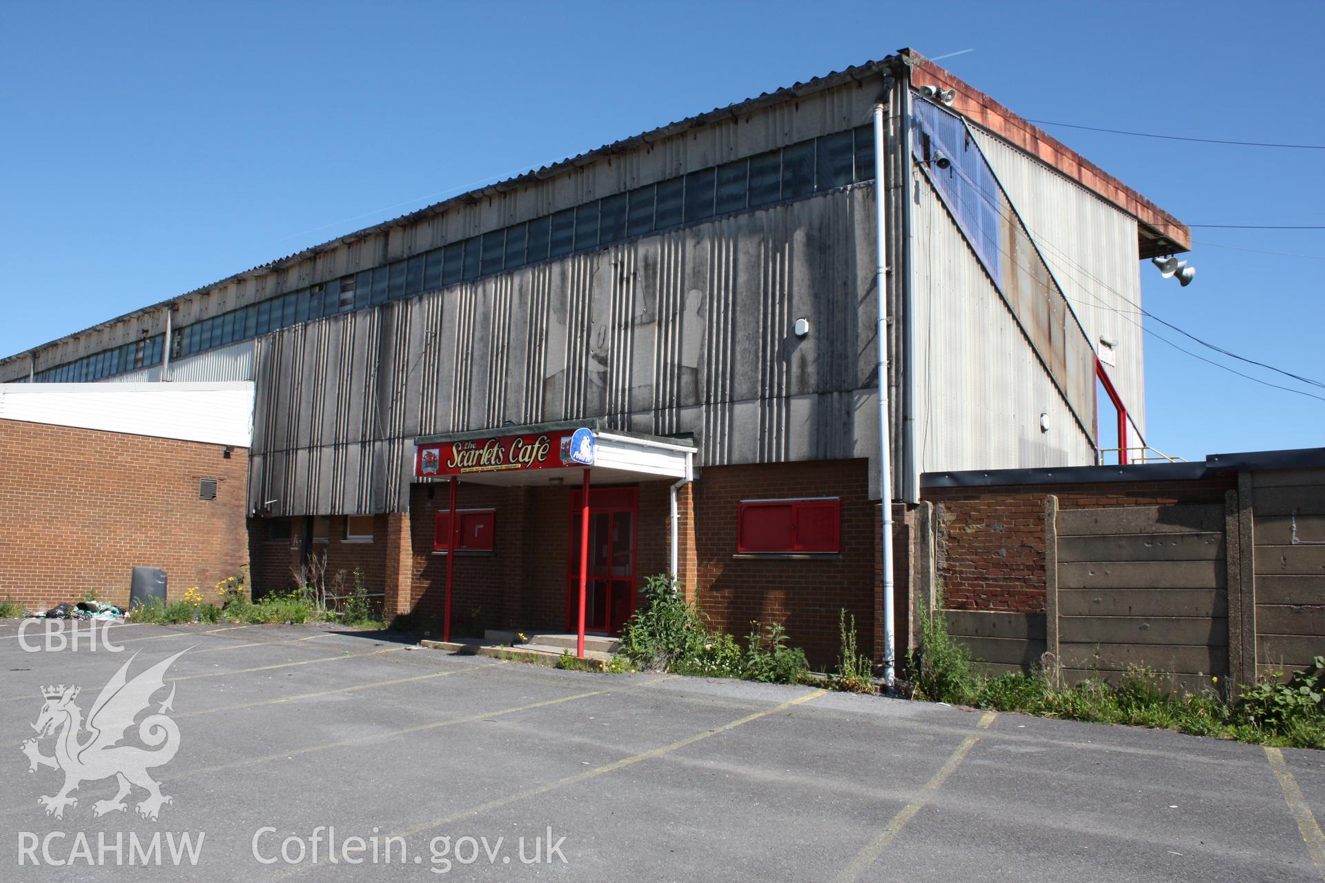 Entrance to Scarlet's Cafe, at east end of Grand (South) Stand