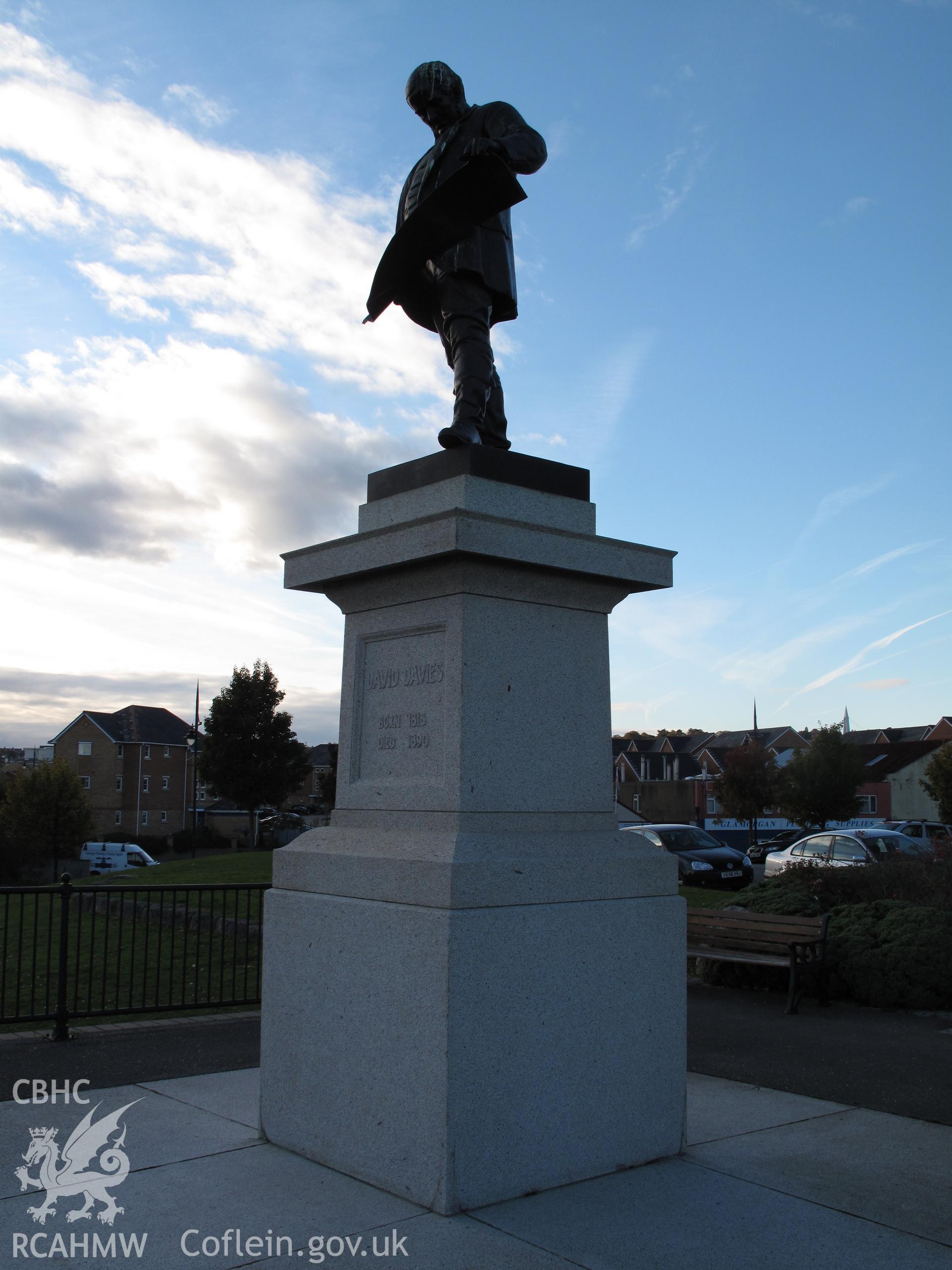 David Davies Statue at Barry Docks Office from the southeast, taken by Brian Malaws on 20 October 2010.