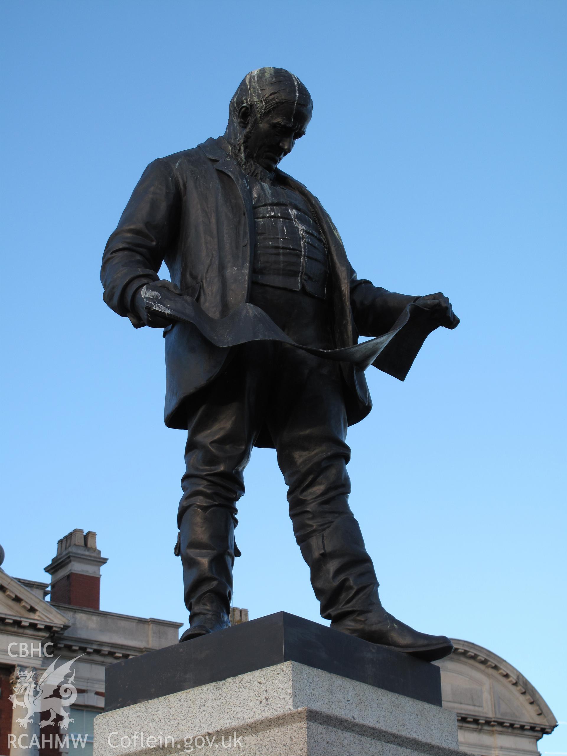 Detail of David Davies Statue at Barry Docks Office from the southwest, taken by Brian Malaws on 20 October 2010.