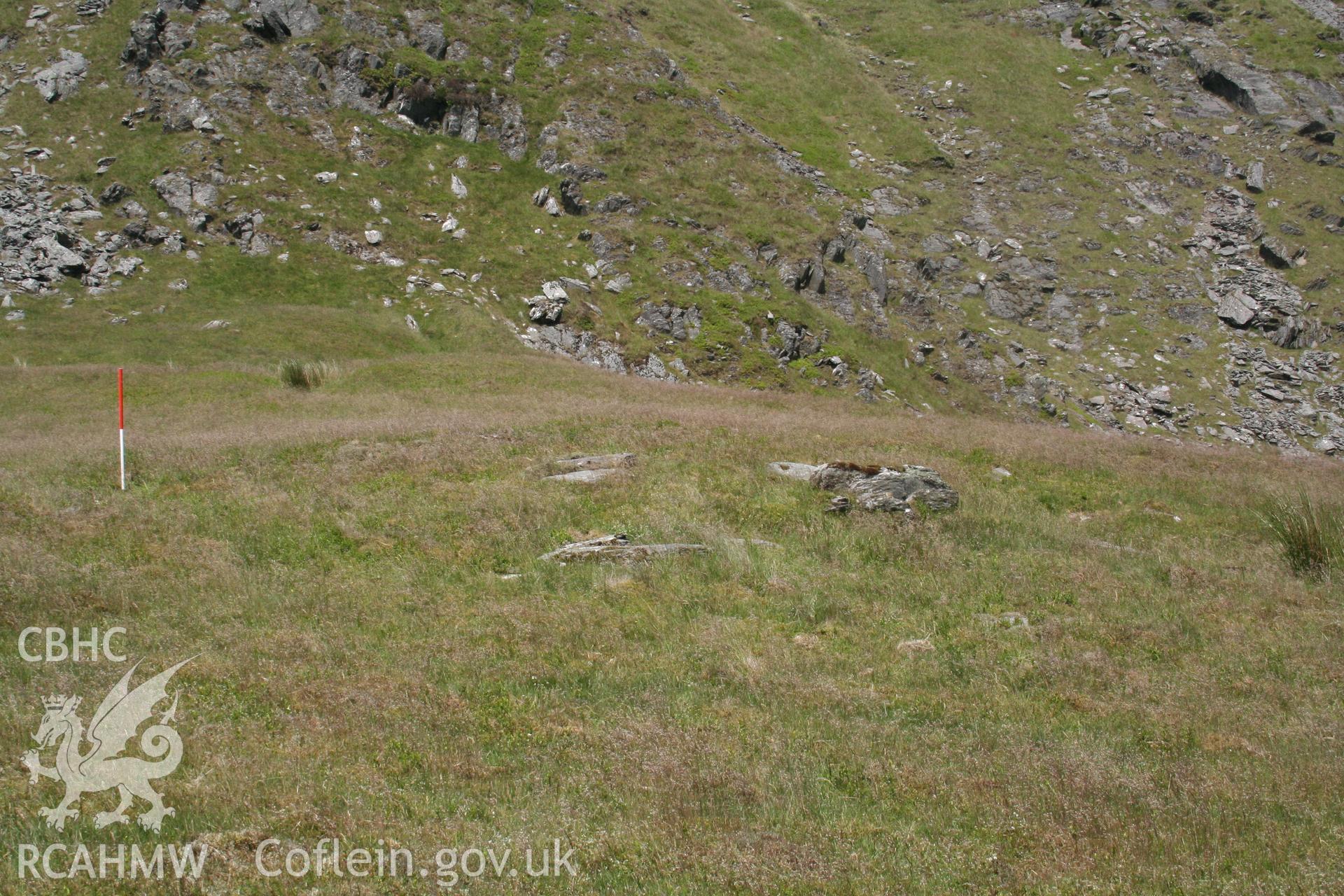 Cairn viewed from the south-east; 1m scale.