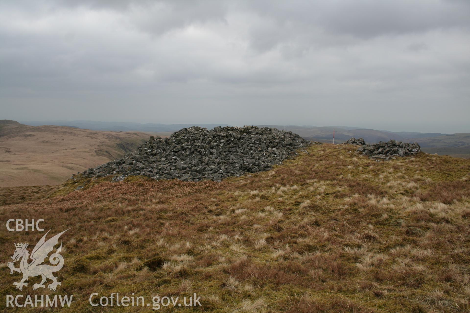 Cairn viewed from the north-east; 1m scale.