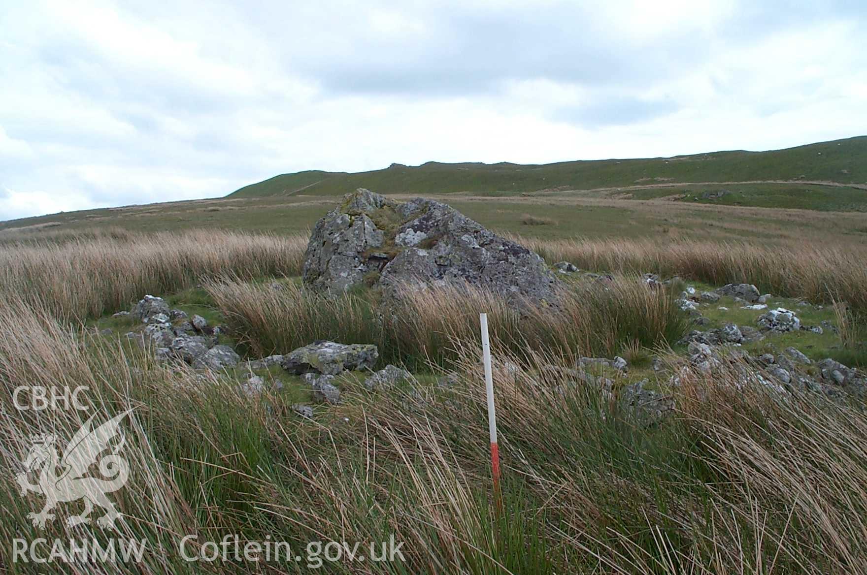 Digital photograph of Glan Hafon Cairn taken on 28/04/2004 by Oxford Archaeology North during the Dyffryn Tanat Upland Survey