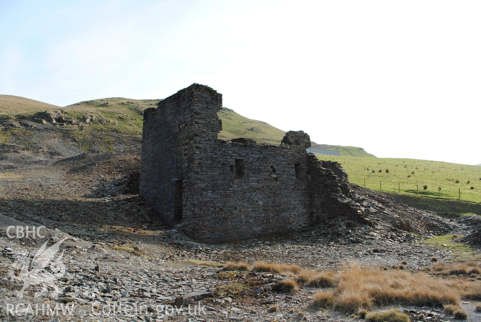 Side view of crusher house