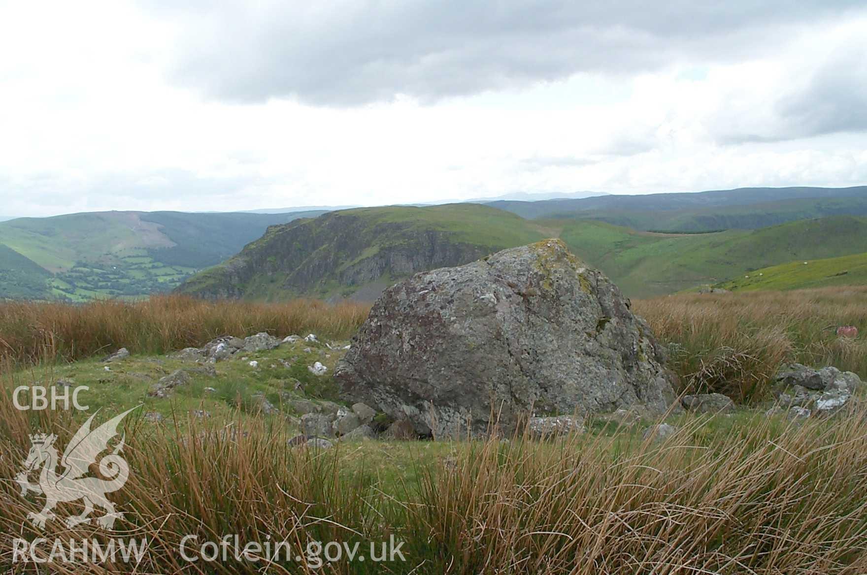 Digital photograph of Glan Hafon Cairn taken on 28/04/2004 by Oxford Archaeology North during the Dyffryn Tanat Upland Survey