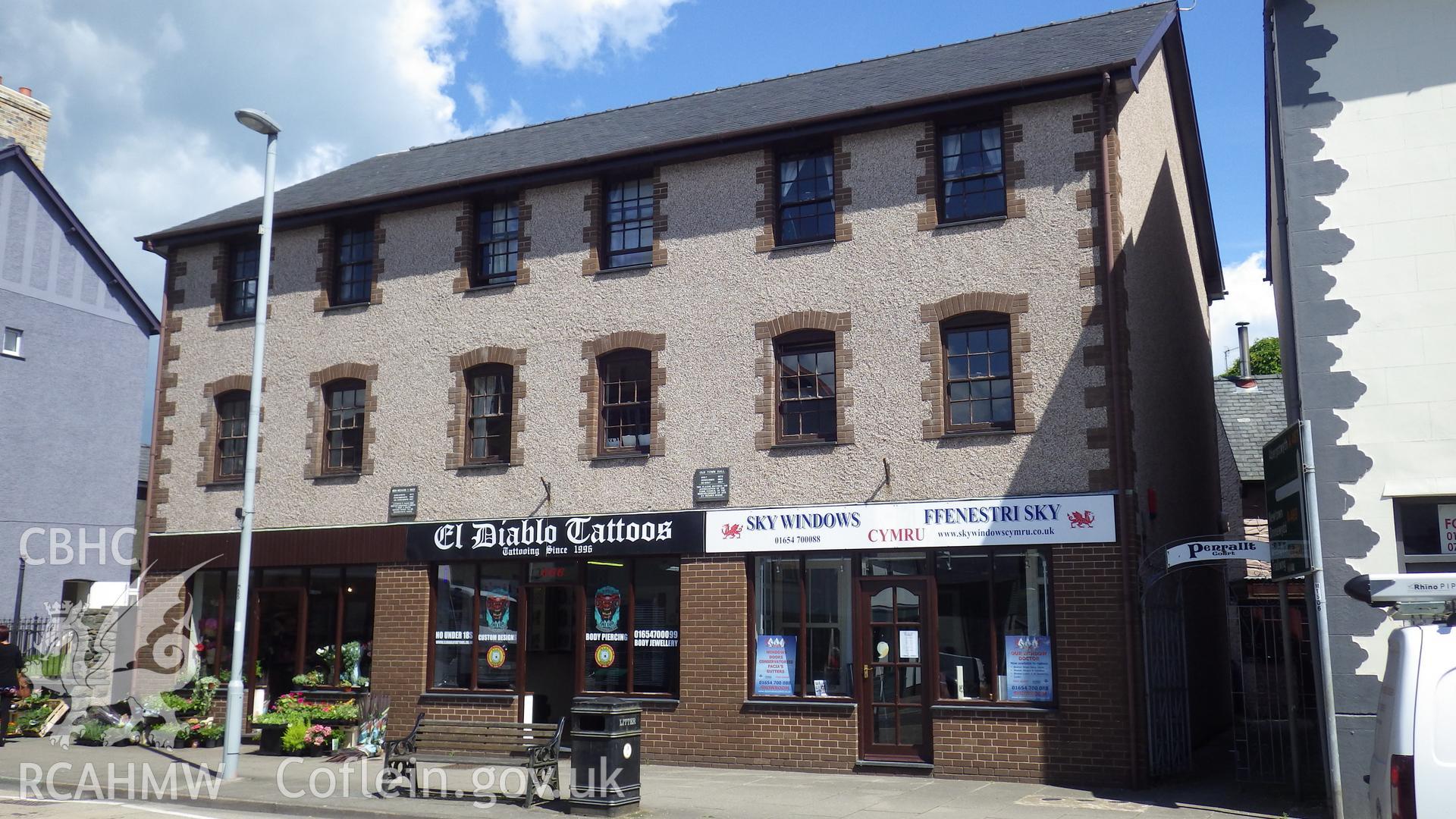 Exterior view of building now occupying former Town Hall showing memorial plaques at first storey