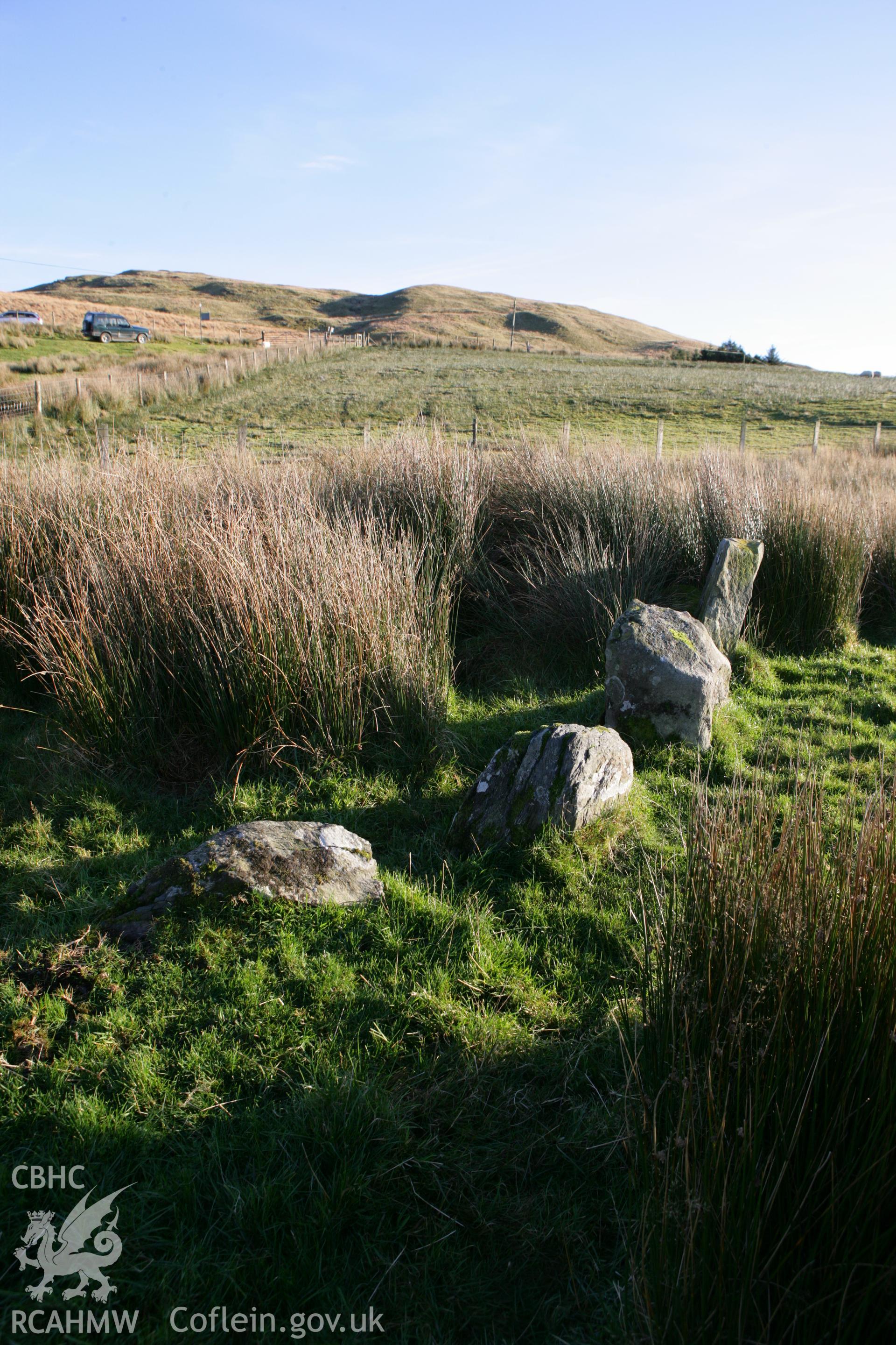 Hirnant kerbed cairn, winter photo survey, view from north