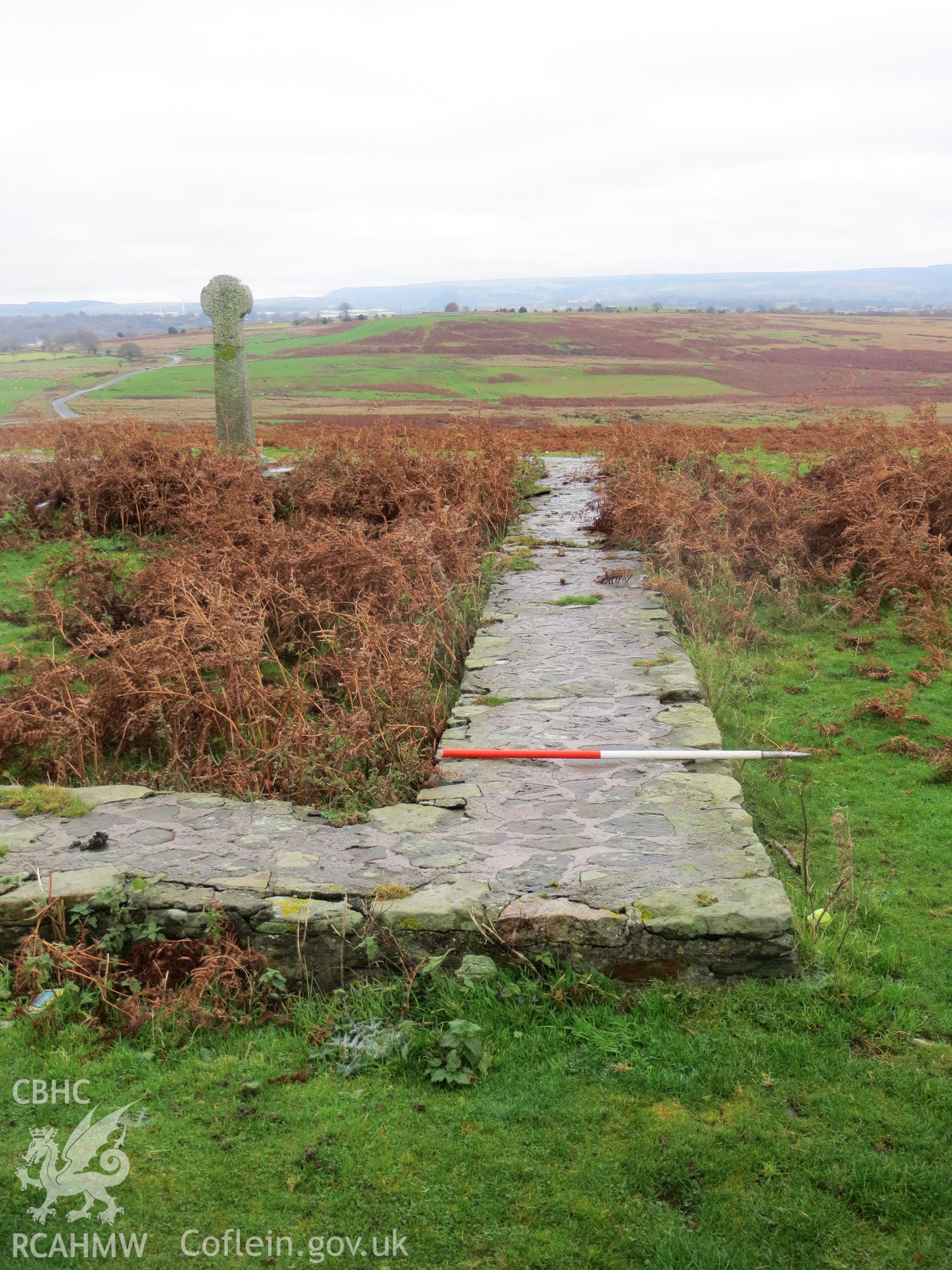 Close-up view of consolidated foundations; 1m scale.