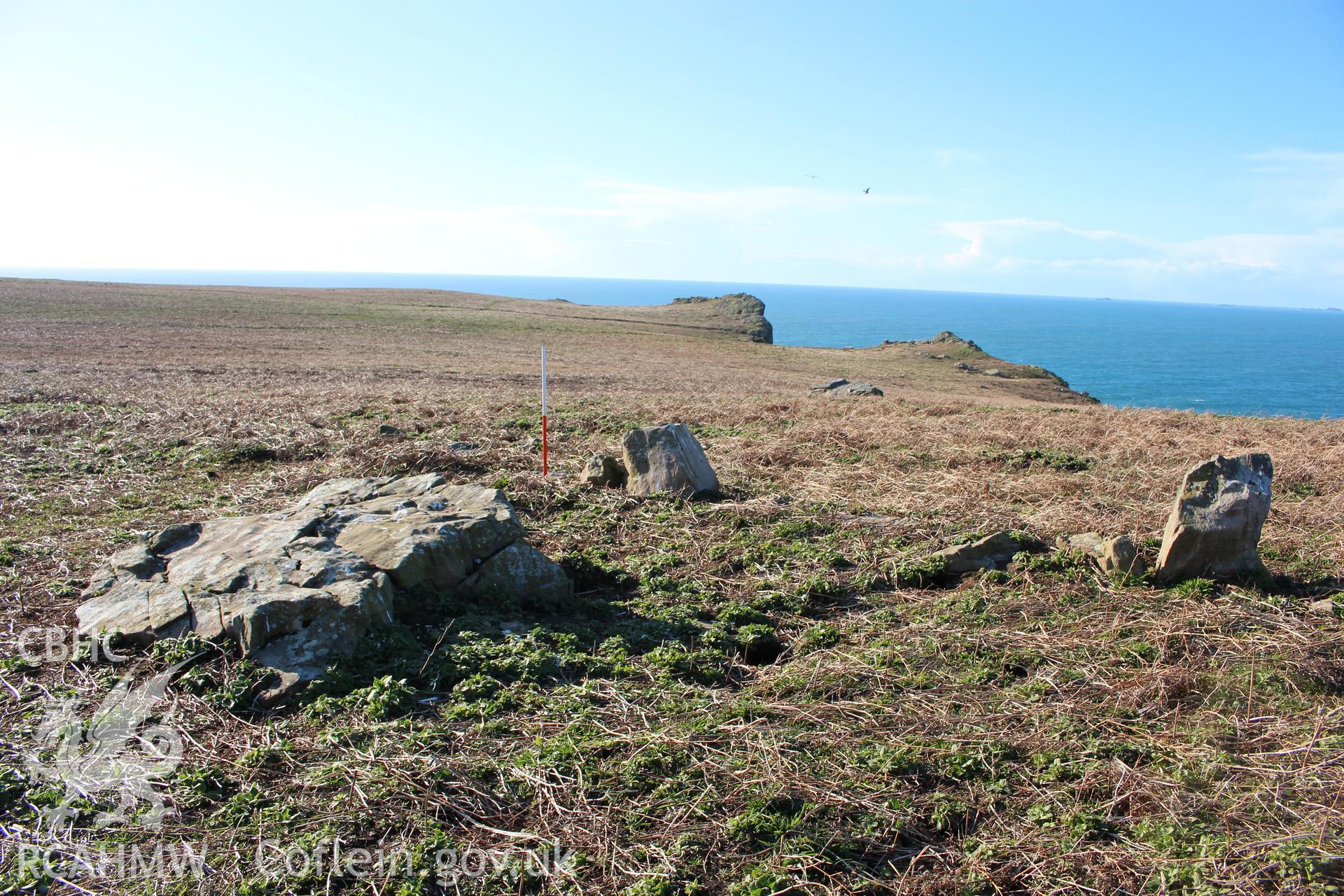 SUB-MEGALITHIC SITE NEAR TO NORTH STREAM, SKOMER ISLAND, view from south-east