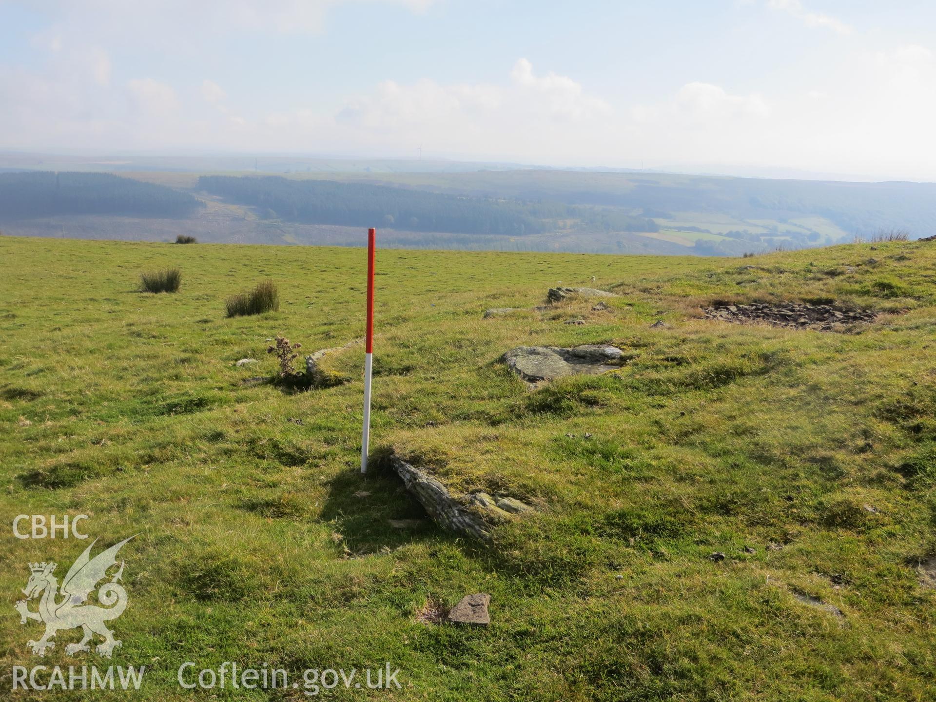 Kerb stones at north edge of cairn; 1n scale.